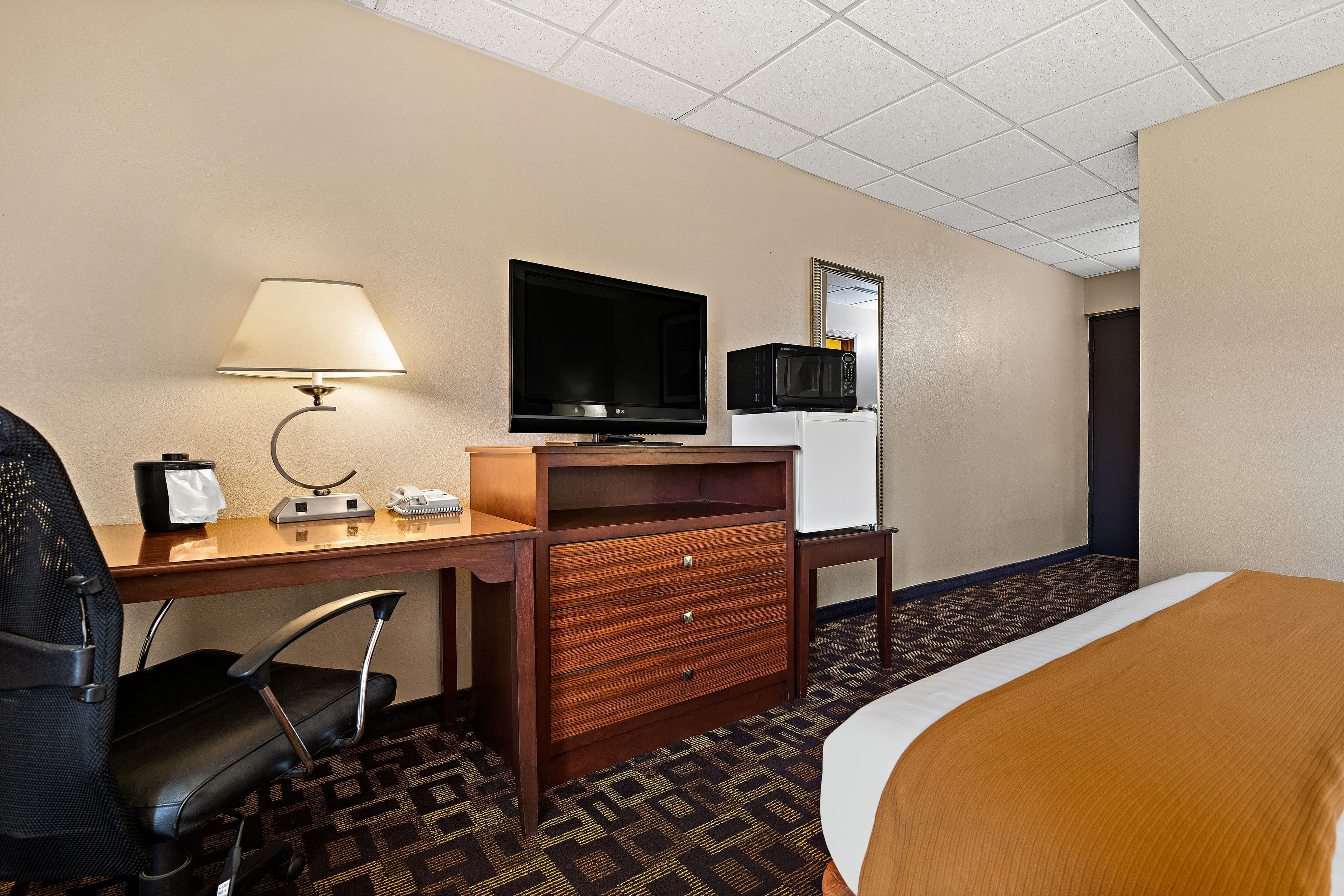 Rodeway Inn McPherson East — 6