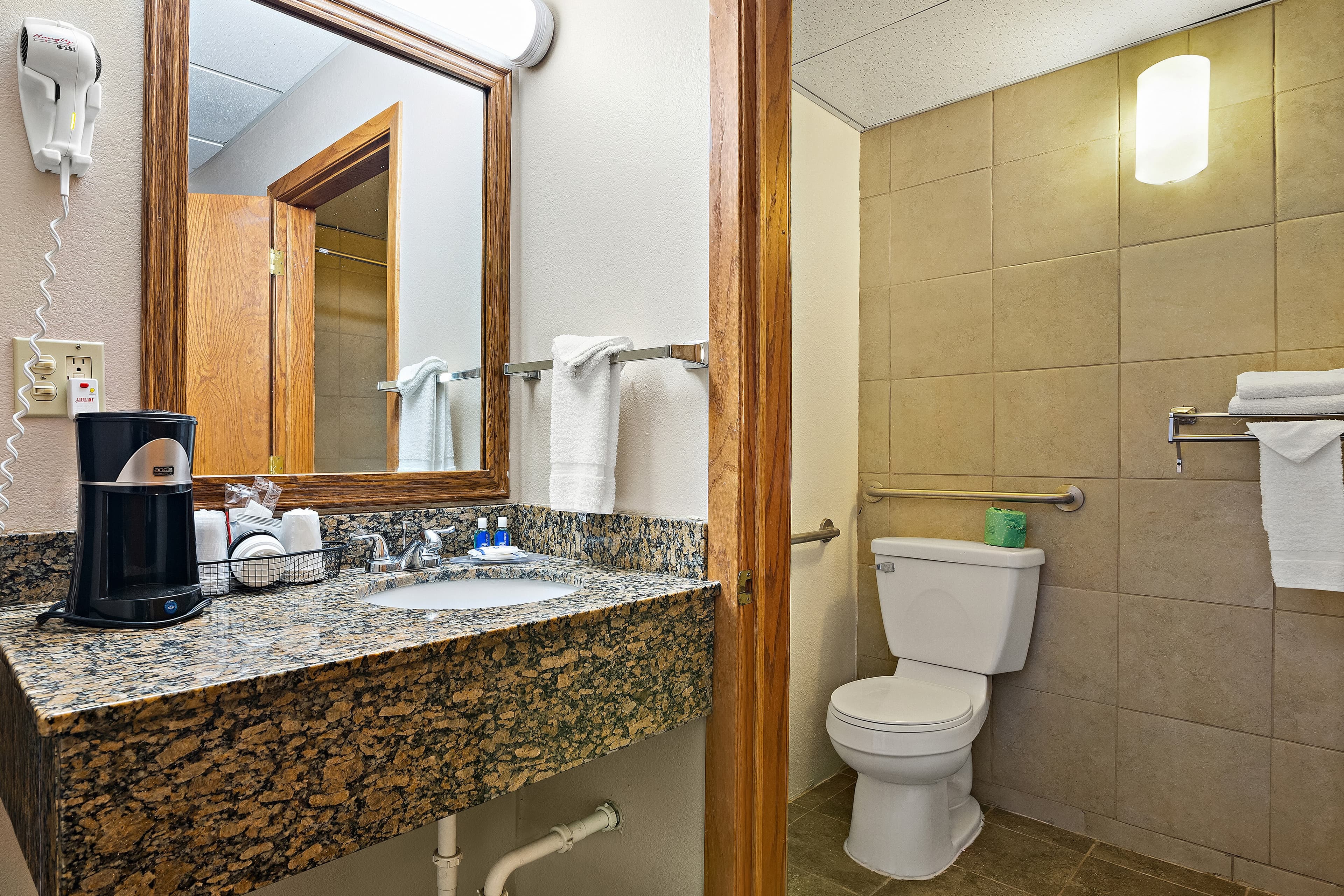 Rodeway Inn McPherson East — 7