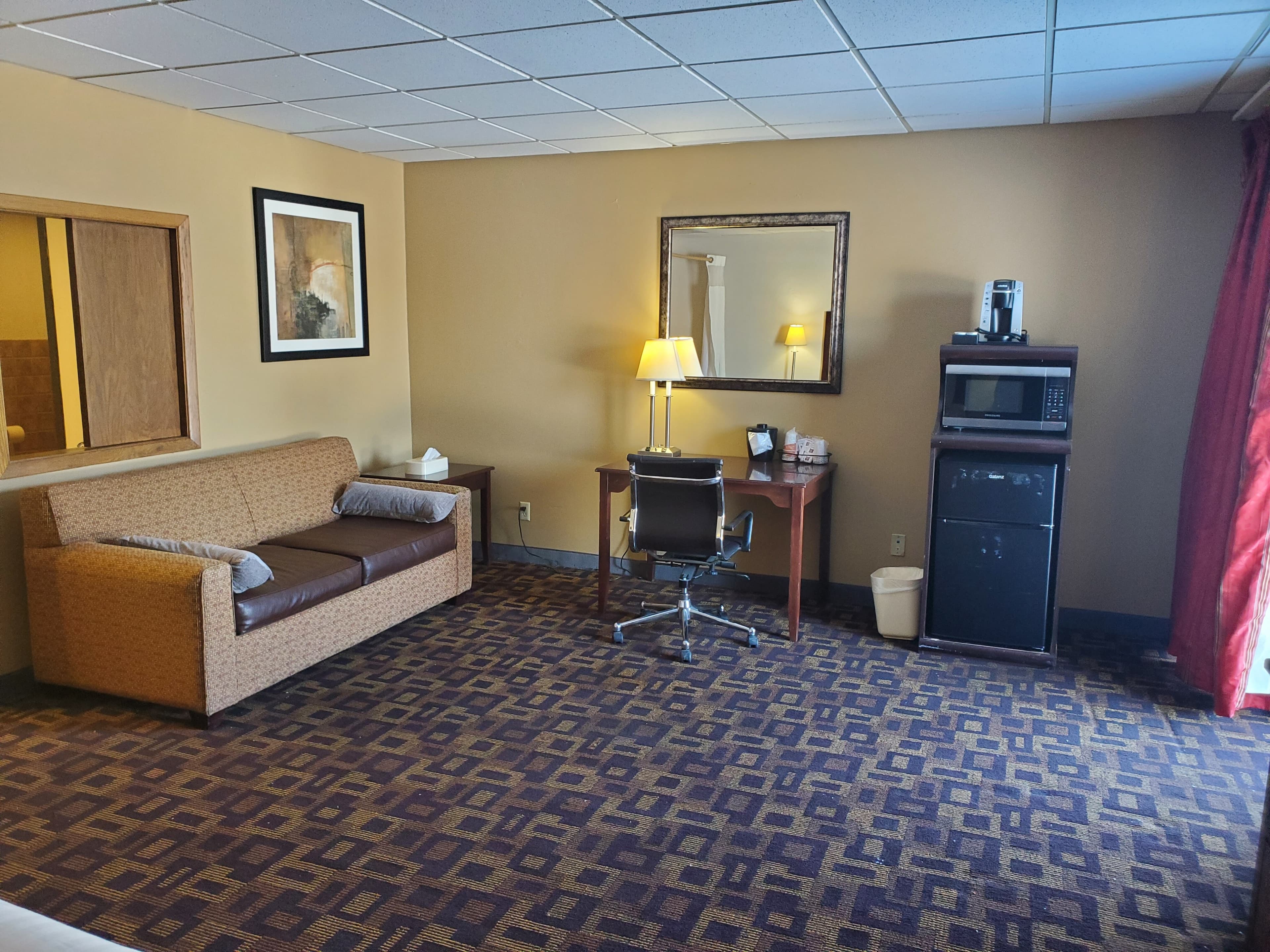Rodeway Inn McPherson East — 11