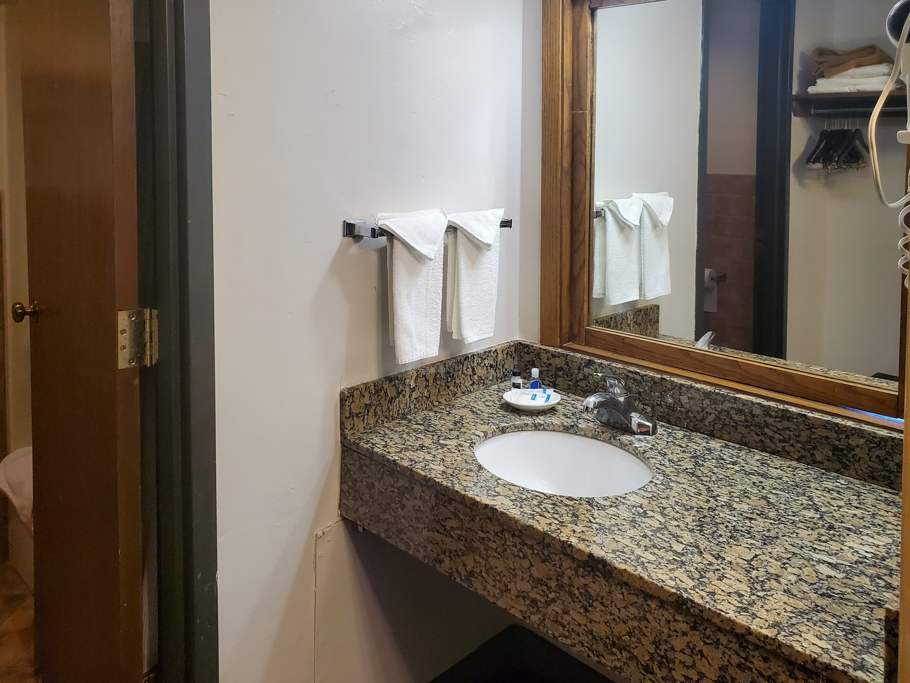 Rodeway Inn McPherson East — 12