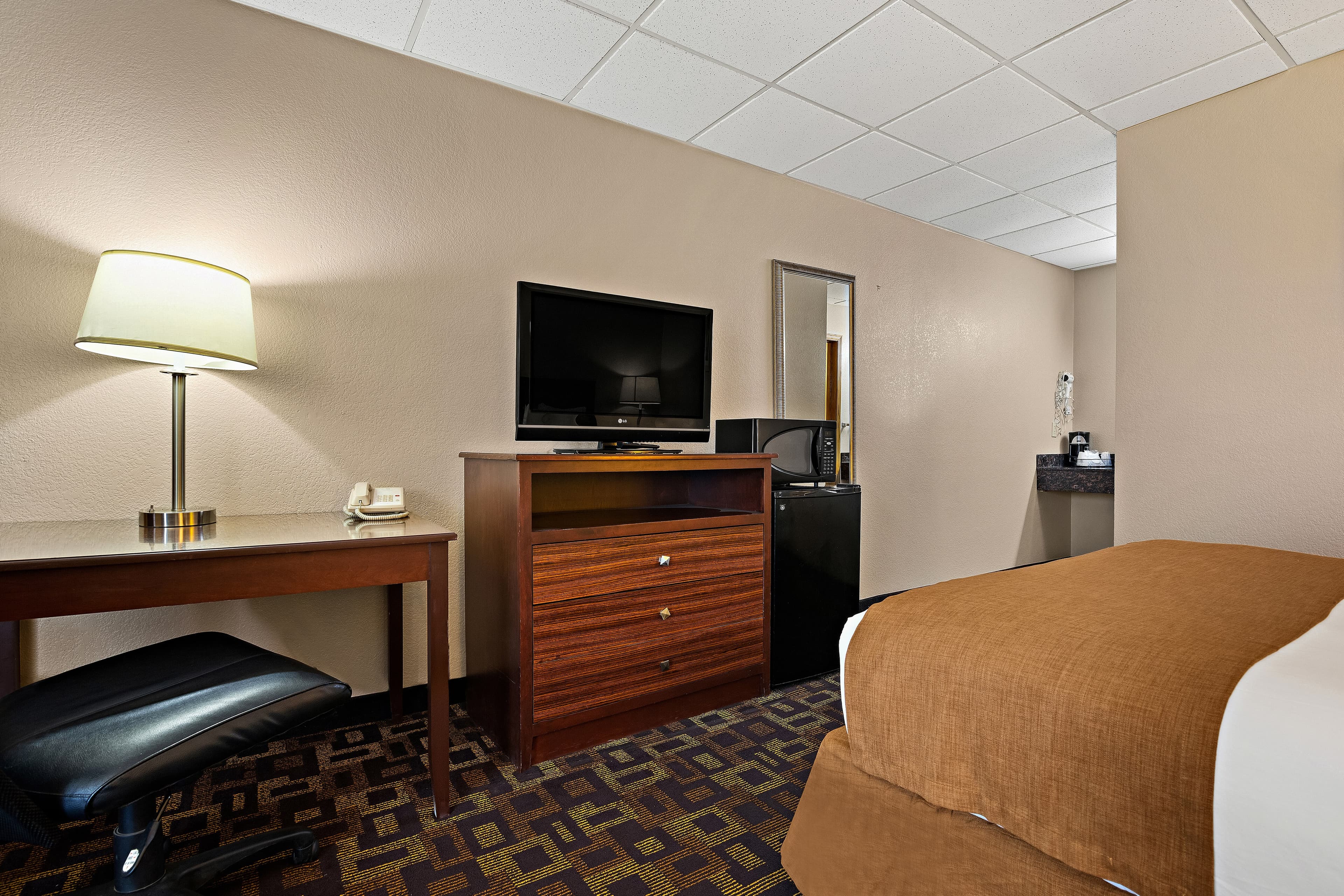 Rodeway Inn McPherson East — 14