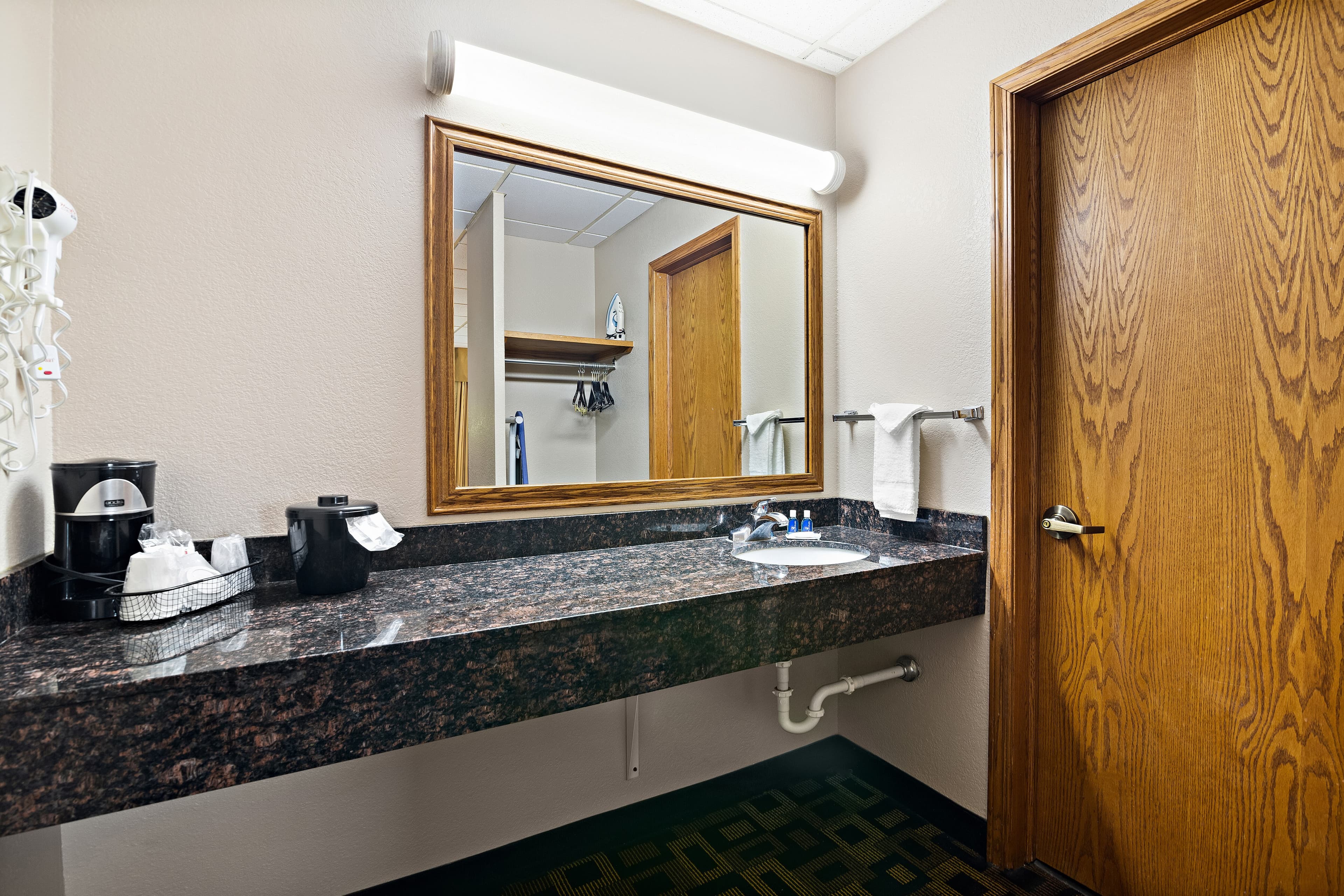Rodeway Inn McPherson East — 16