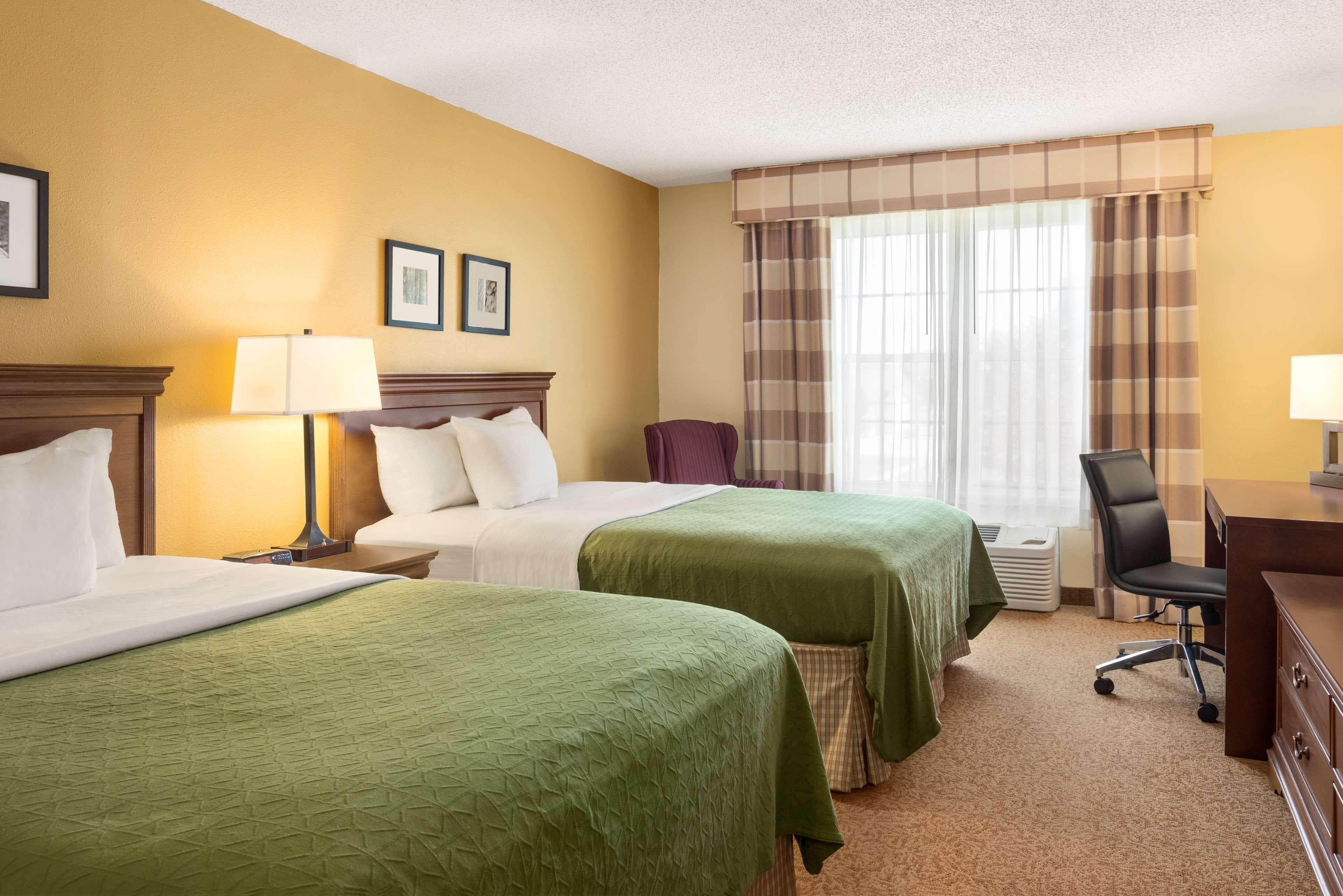 Country Inn & Suites by Radisson, Salina, KS — 8