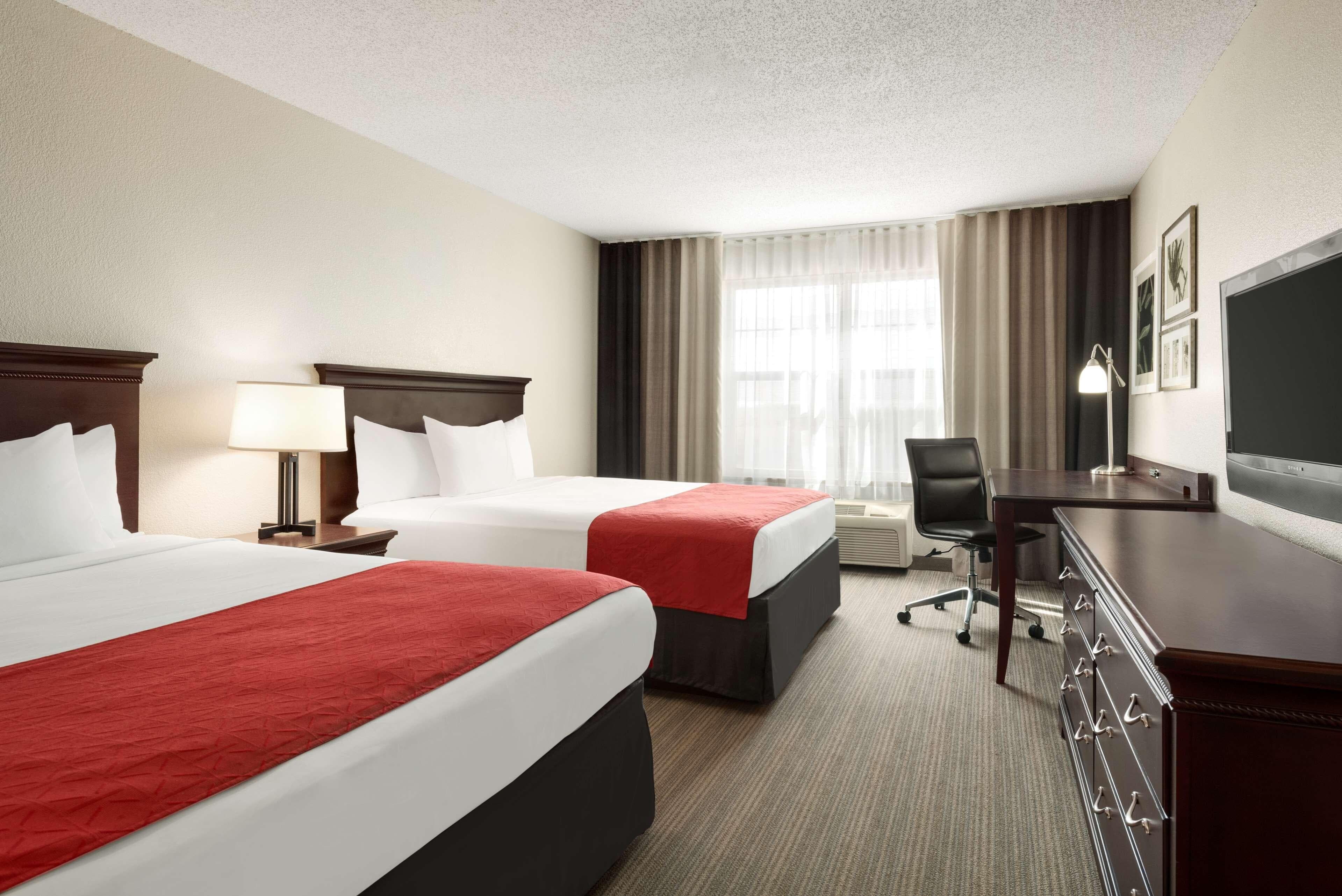 Country Inn & Suites by Radisson, Kansas City at Village West, KS - Image 5