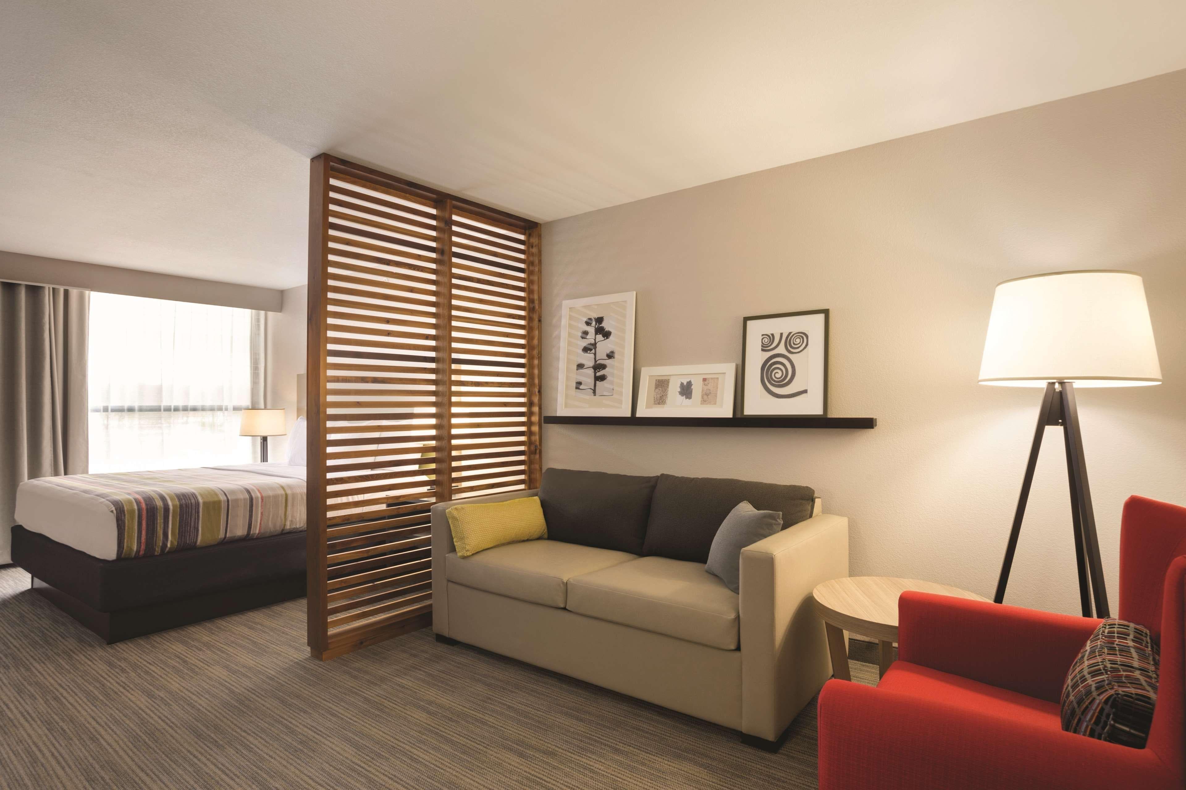 Country Inn & Suites by Radisson, Lawrence, KS — 6
