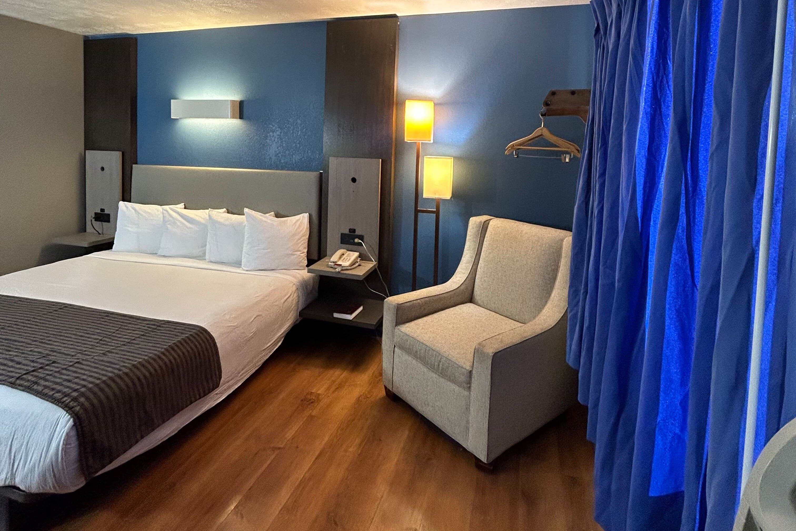 Rodeway Inn Emporia - Image 2
