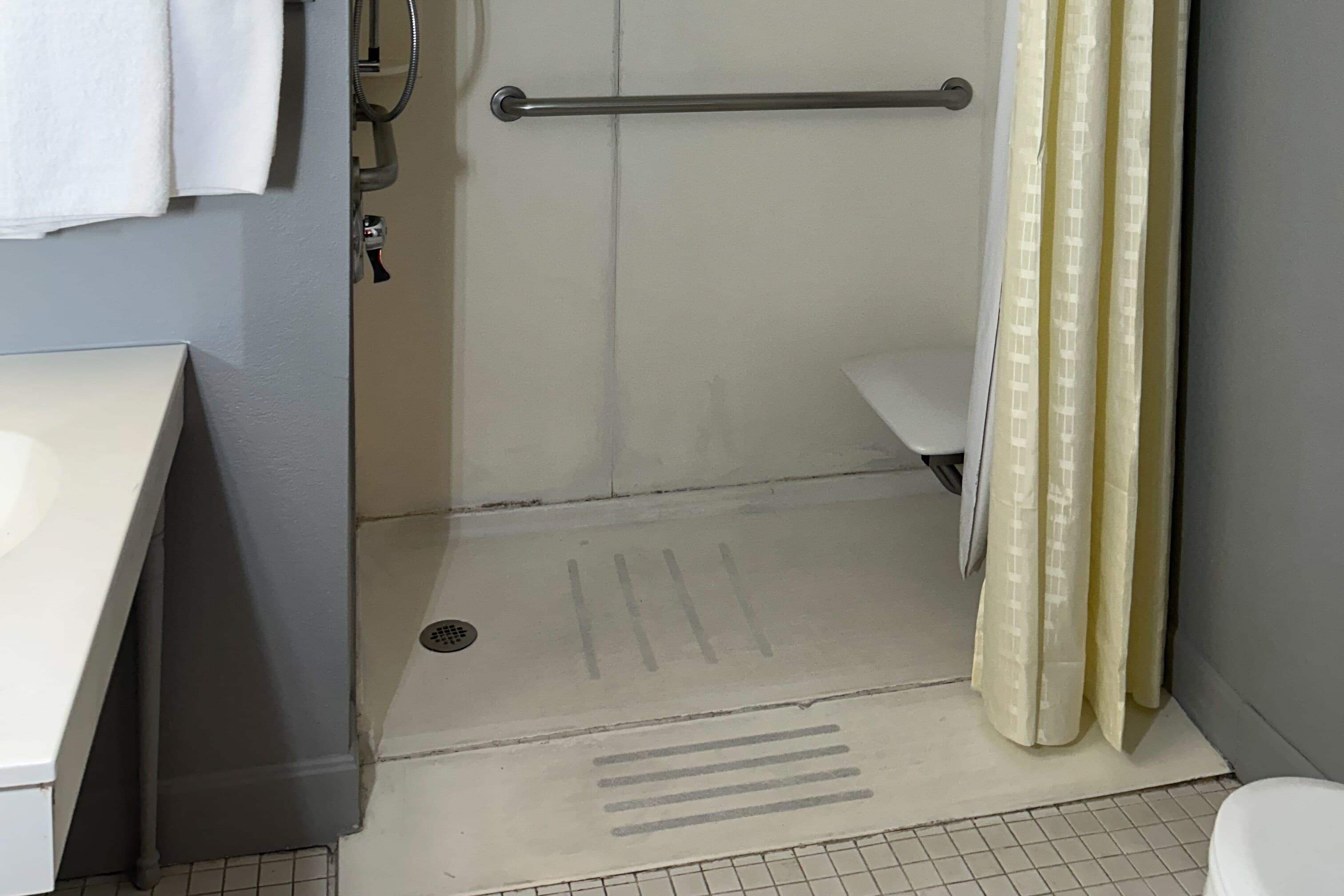 Rodeway Inn Emporia - Image 5
