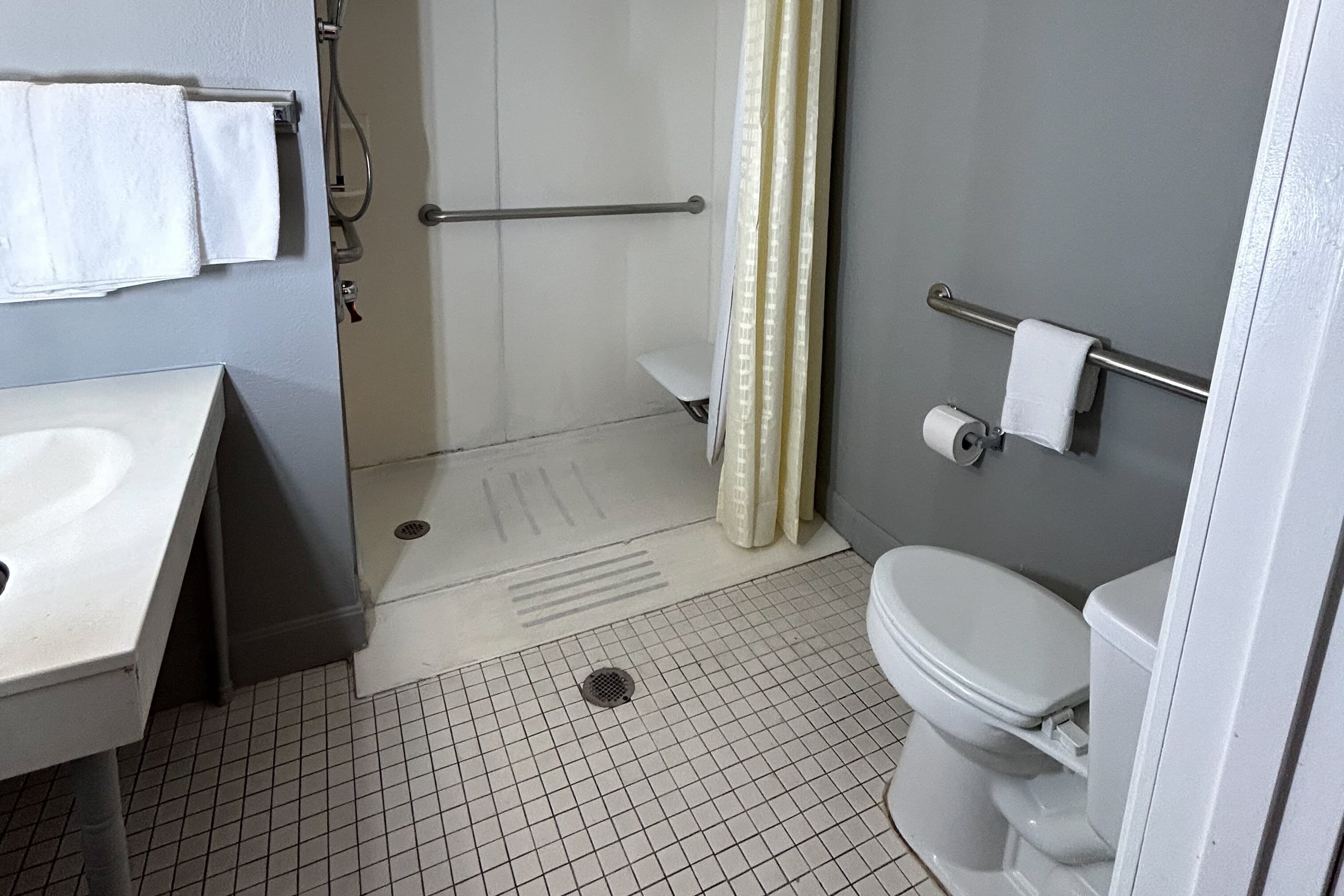 Rodeway Inn Emporia — 17