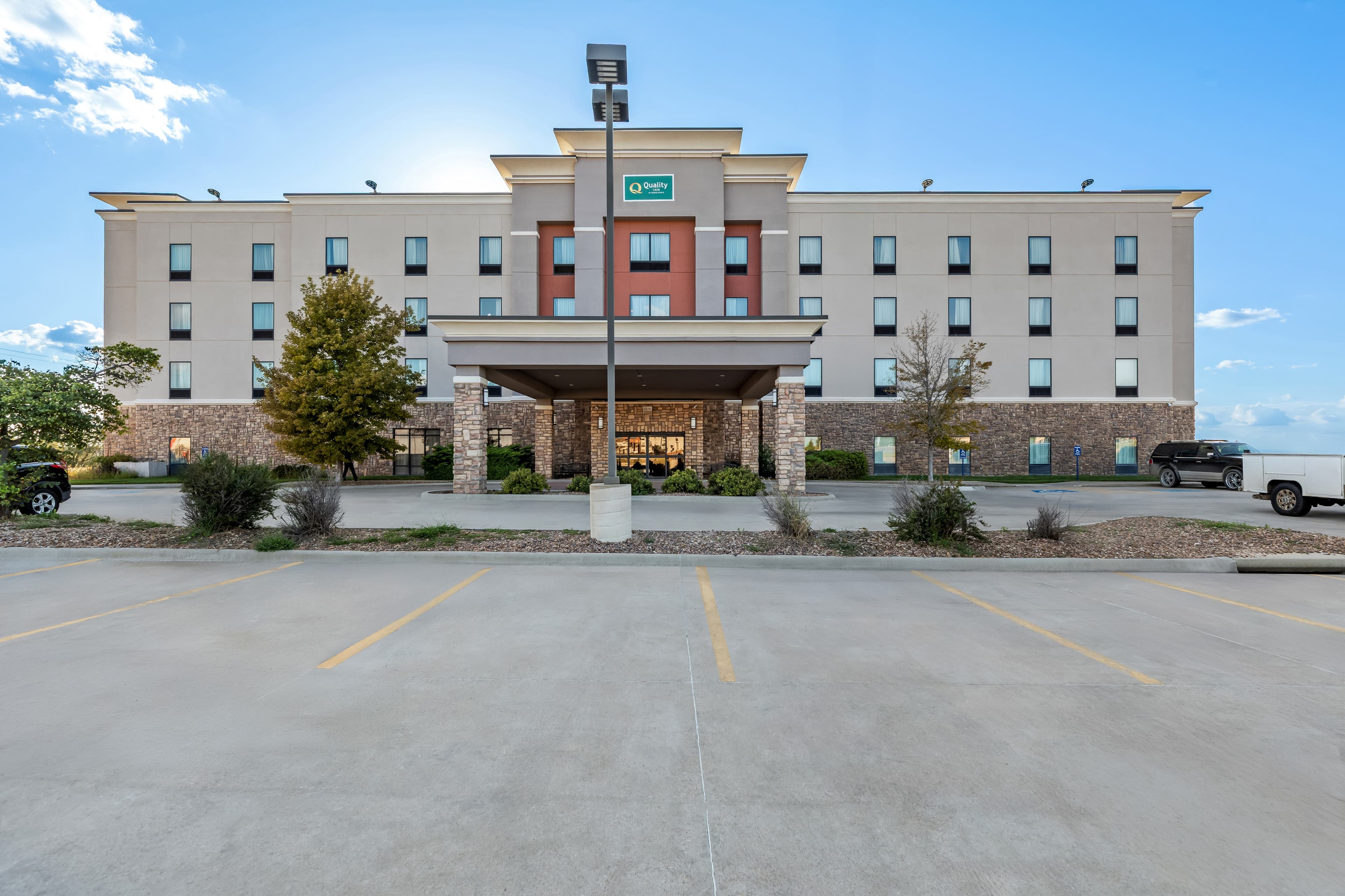 Quality Inn - Pratt - Image 1