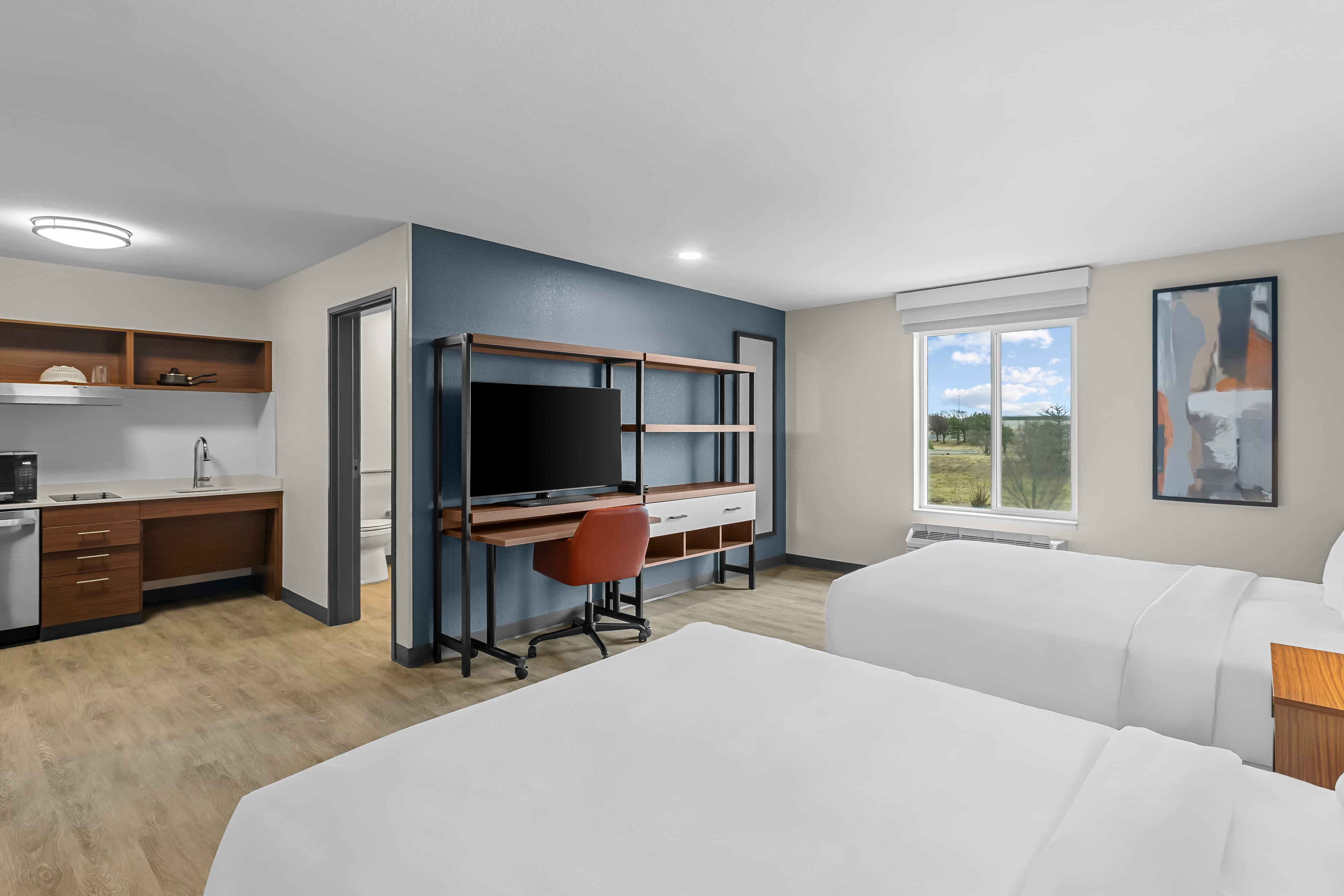 Everhome Suites Wichita Northeast — 7