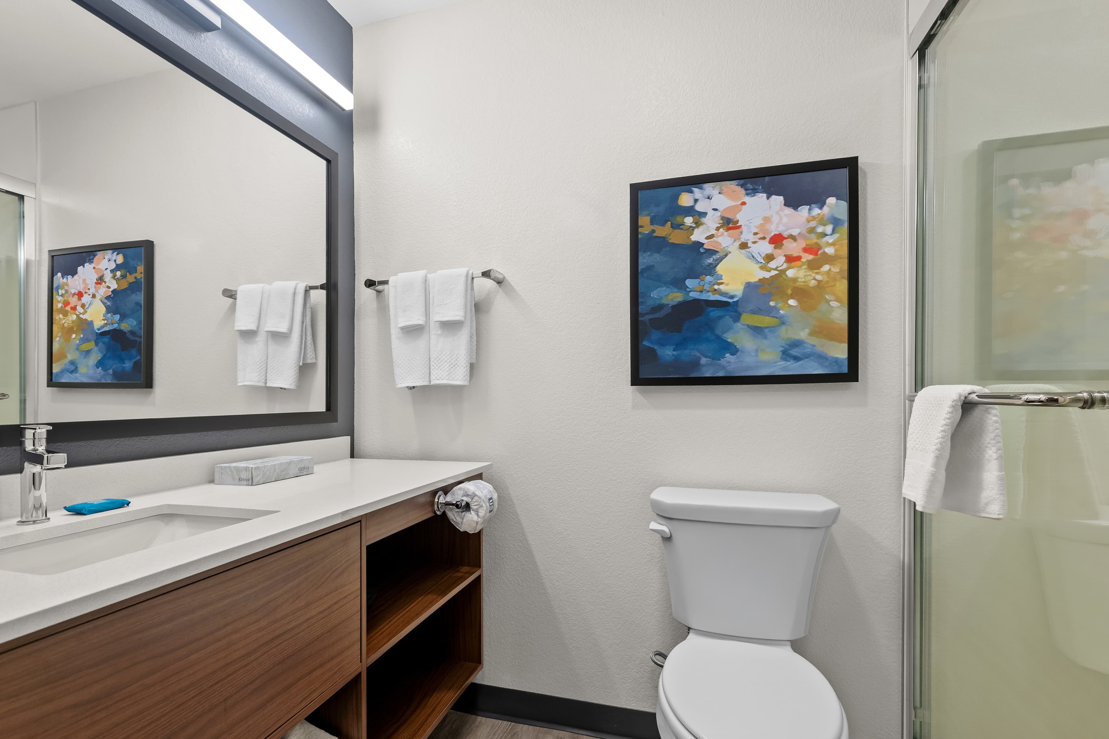 Everhome Suites Wichita Northeast — 12
