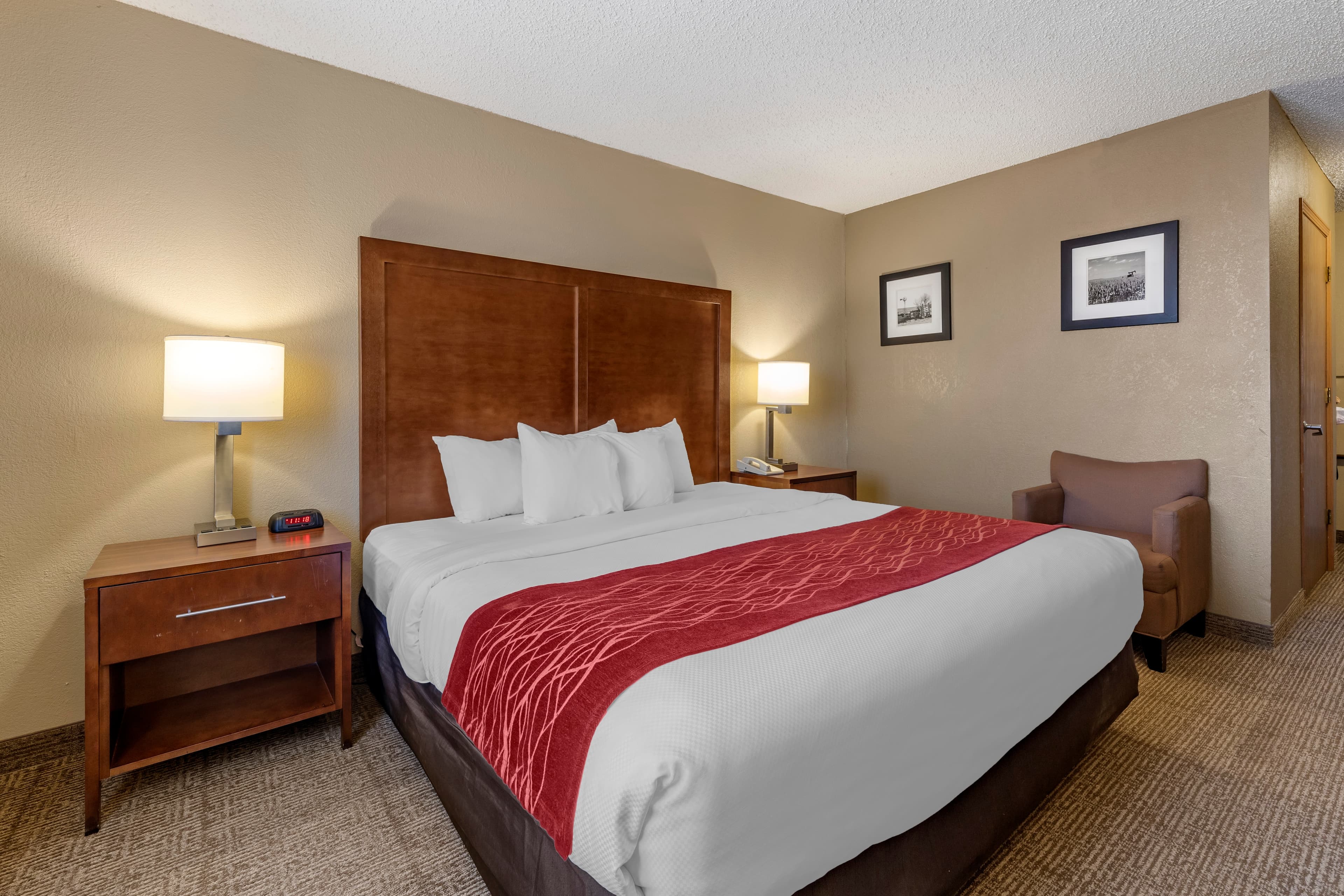 Comfort Inn & Suites Hays I-70 - Image 2