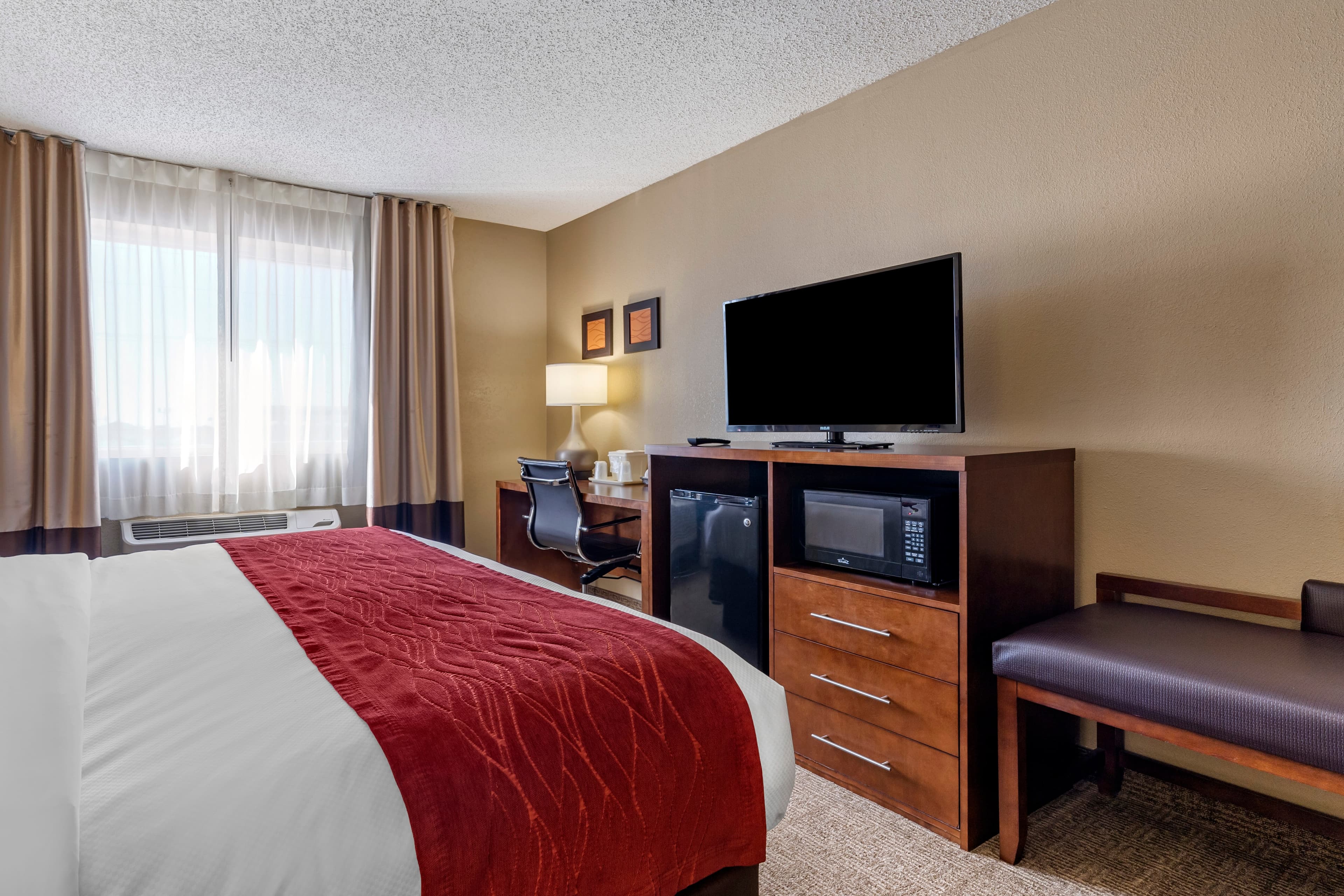 Comfort Inn & Suites Hays I-70 — 12