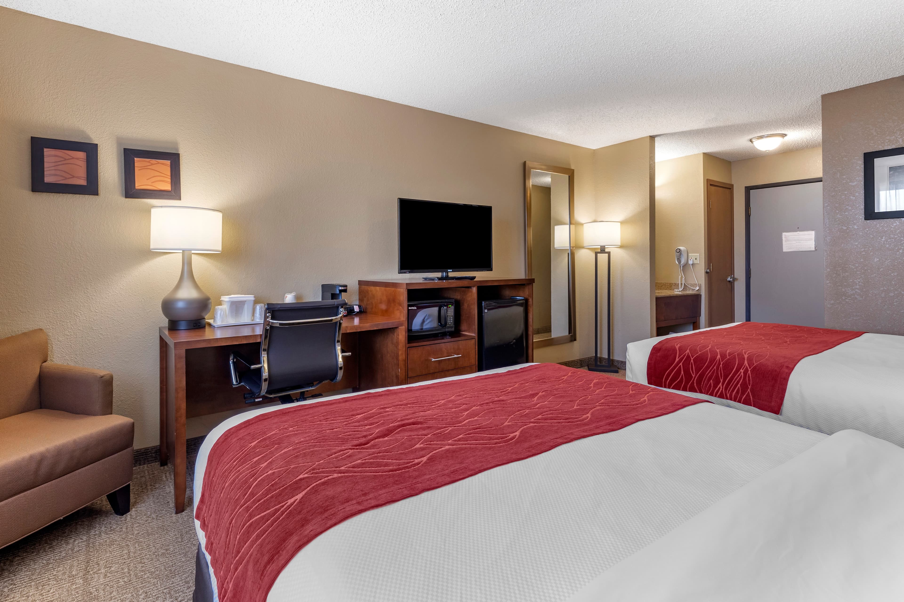 Comfort Inn & Suites Hays I-70 — 7
