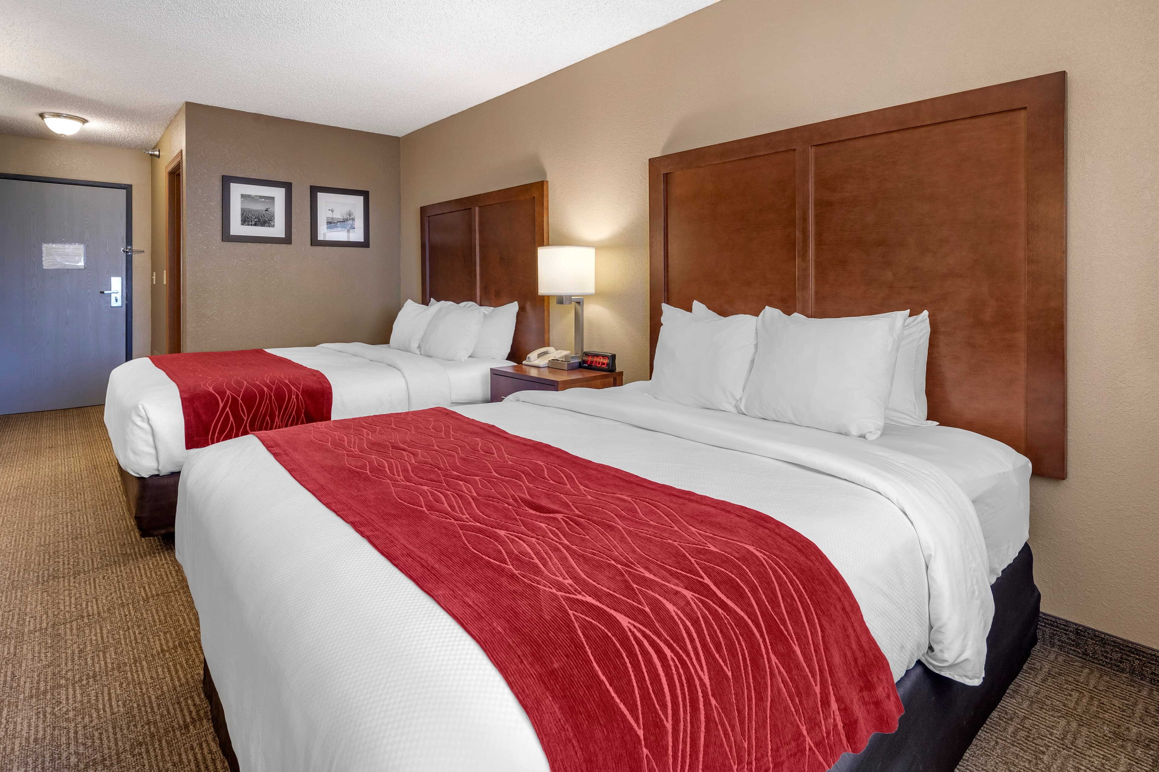 Comfort Inn & Suites Hays I-70 — 8