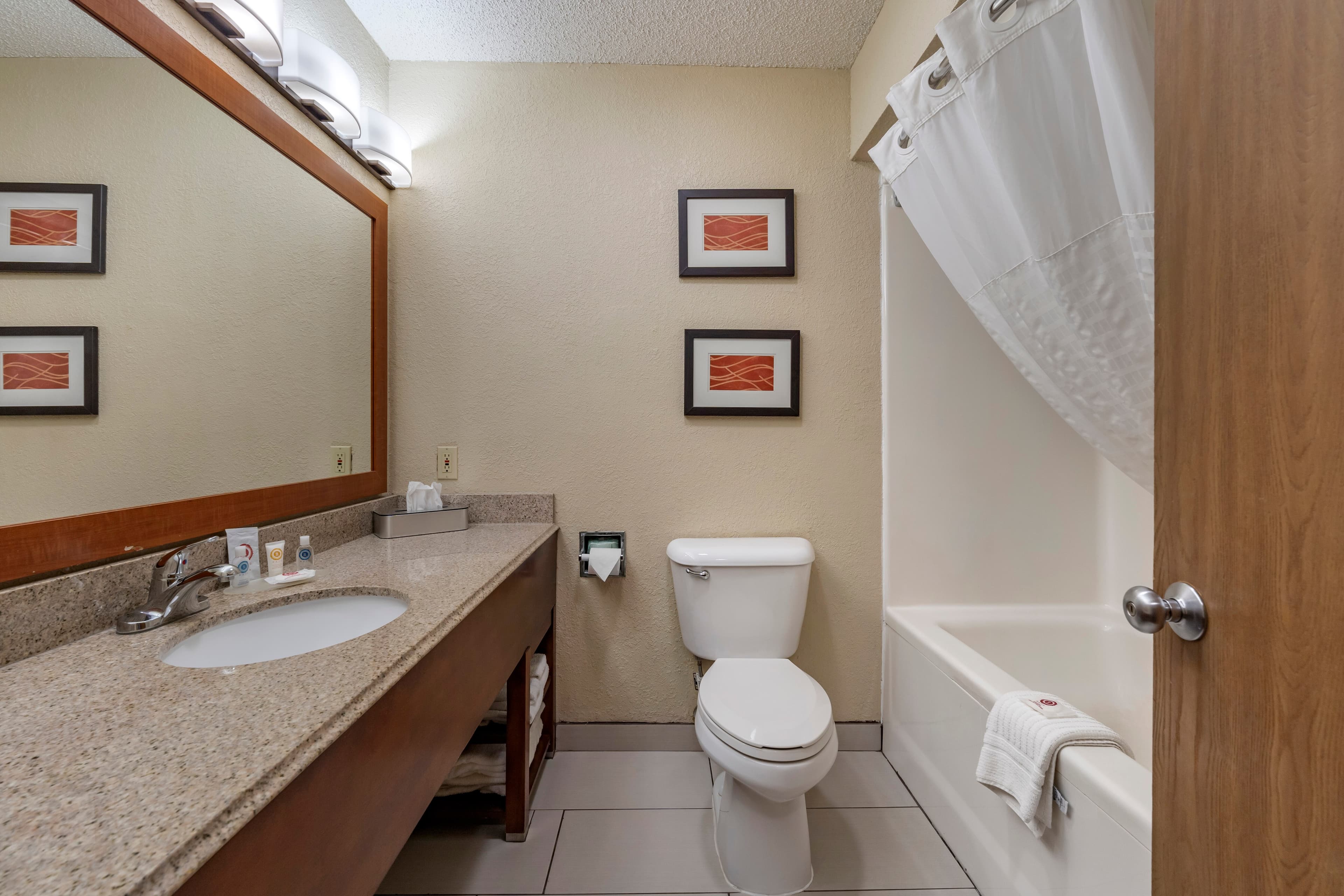 Comfort Inn & Suites Hays I-70 — 21