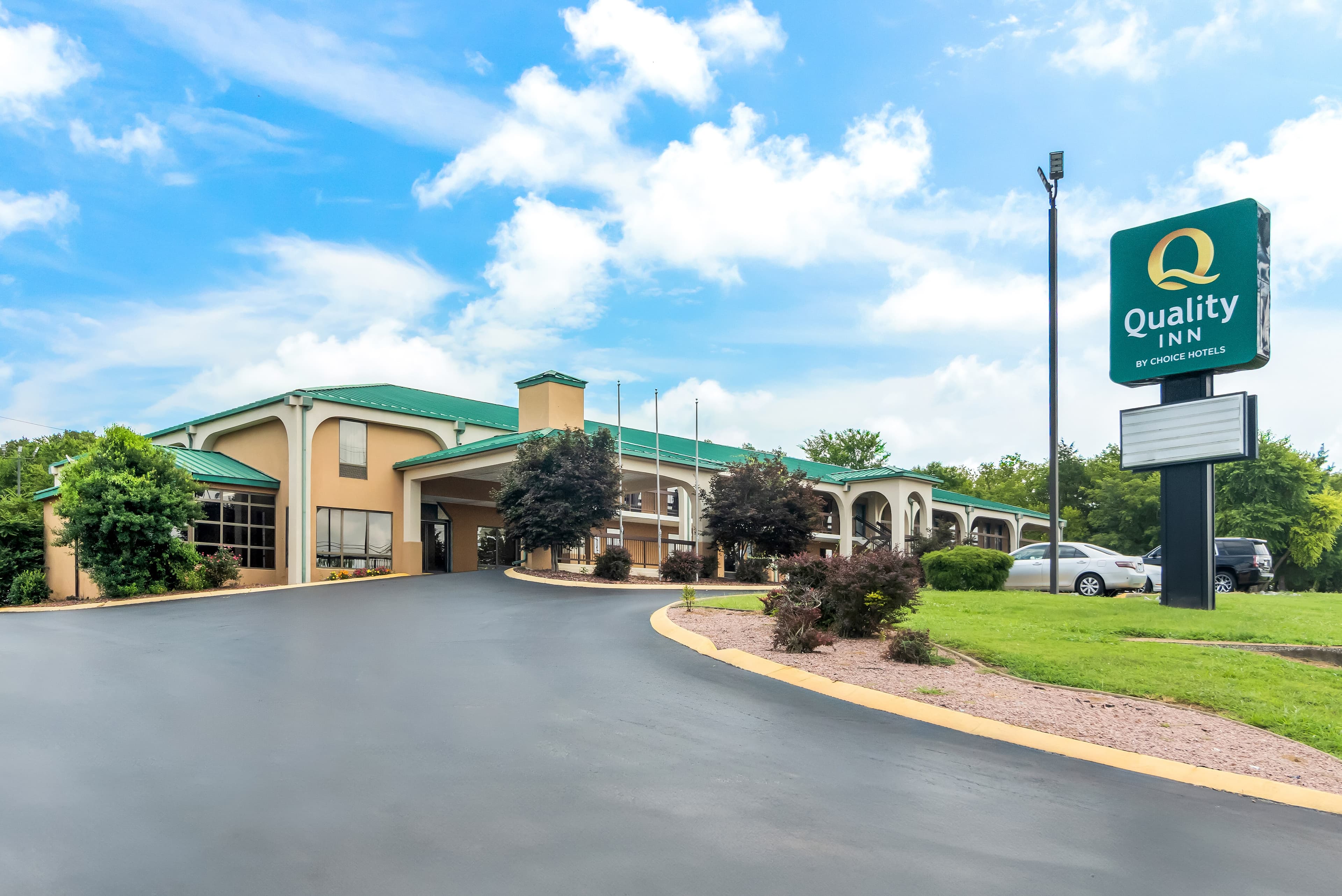 Quality Inn Russellville - Image 1