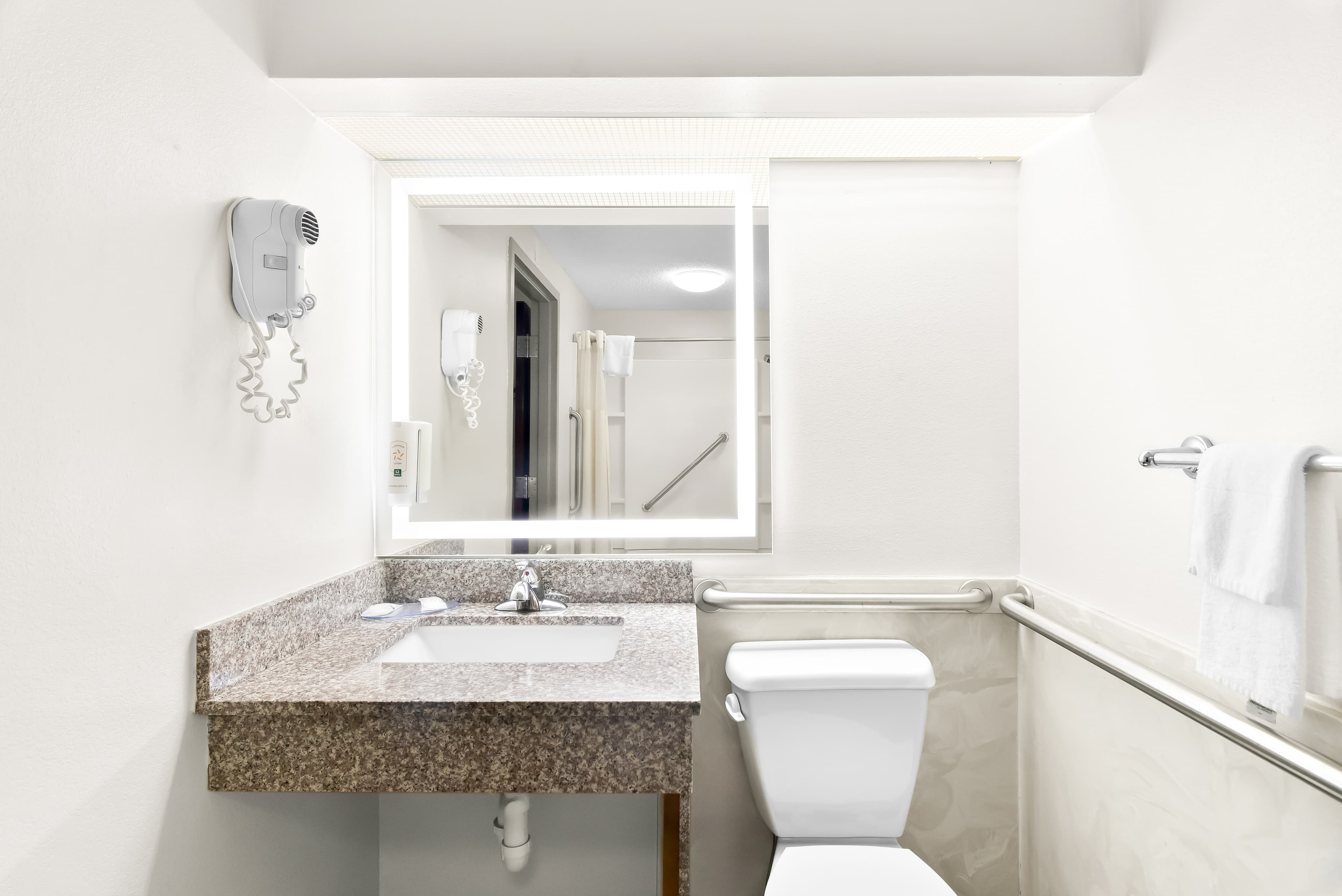 Quality Inn Russellville — 8
