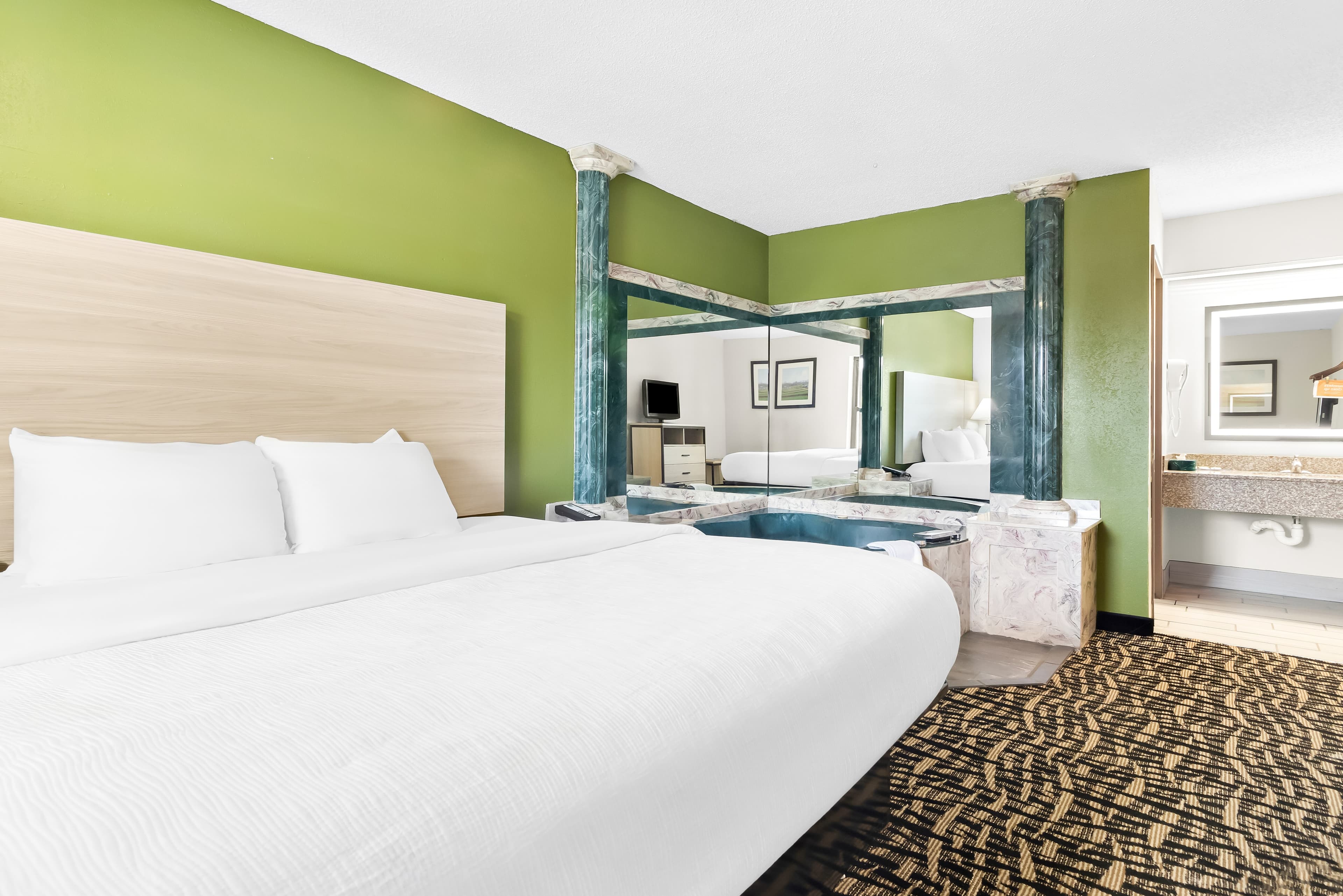 Quality Inn Russellville — 17