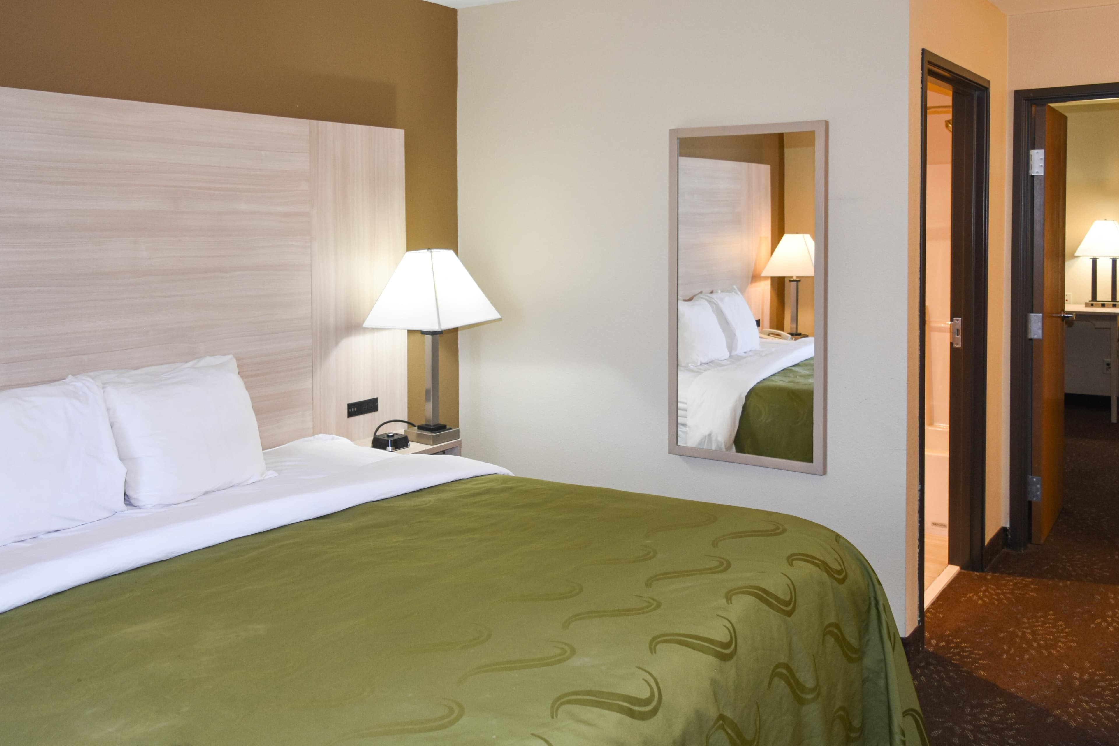 Quality Inn & Suites Brooks Louisville South - Image 4