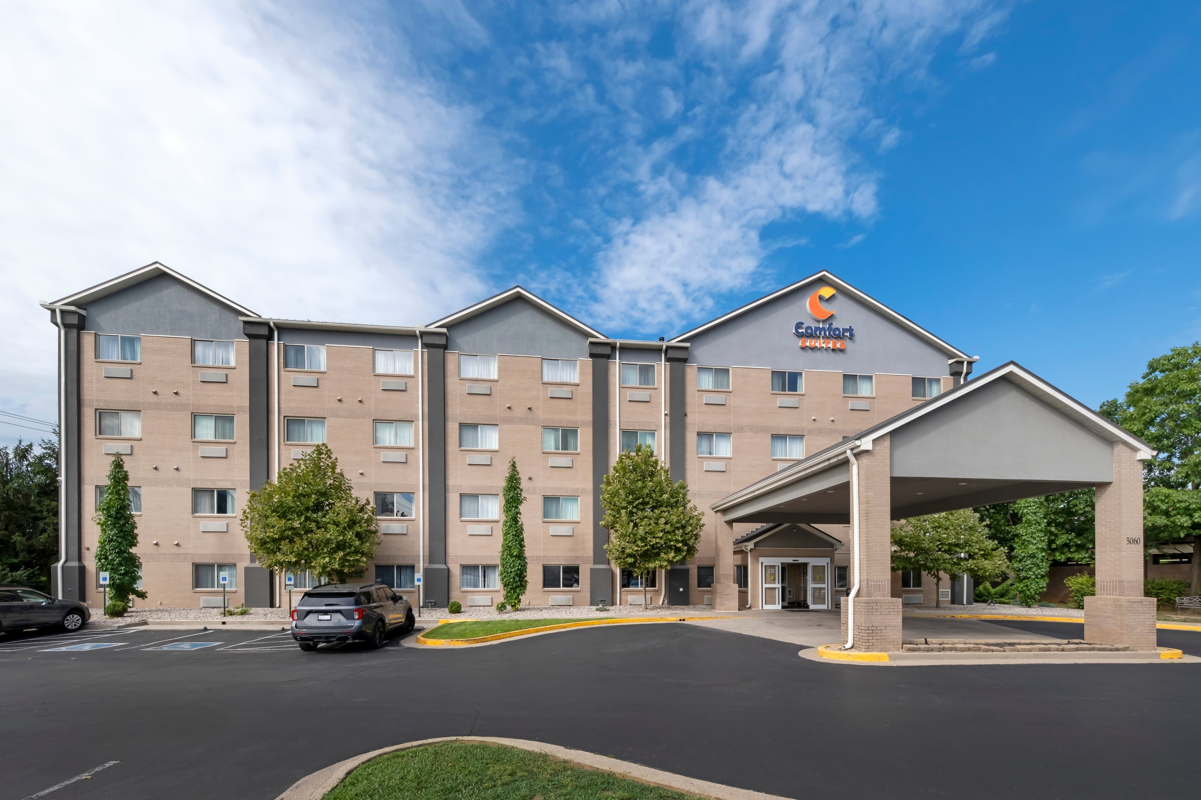 Comfort Suites Keeneland - Image 1