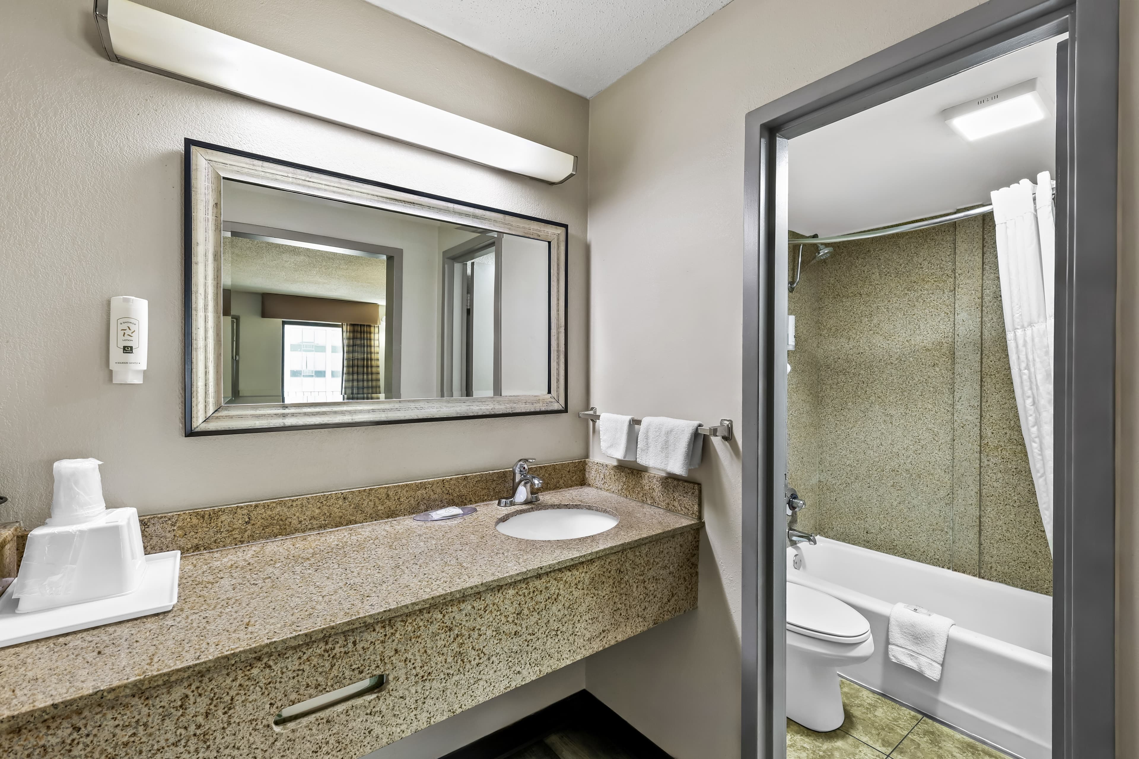 Quality Inn Bowling Green South - Image 5