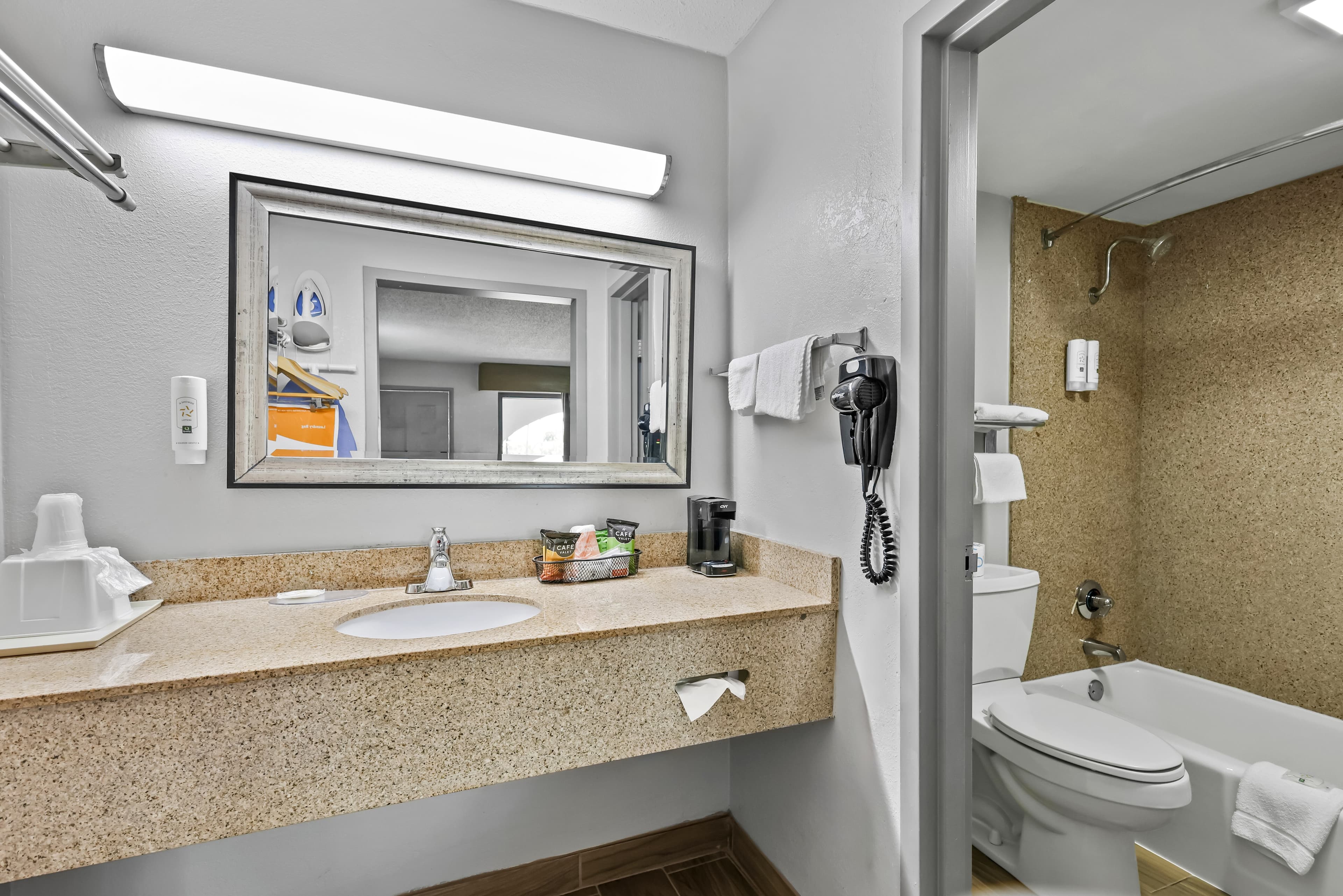 Quality Inn Bowling Green South — 19