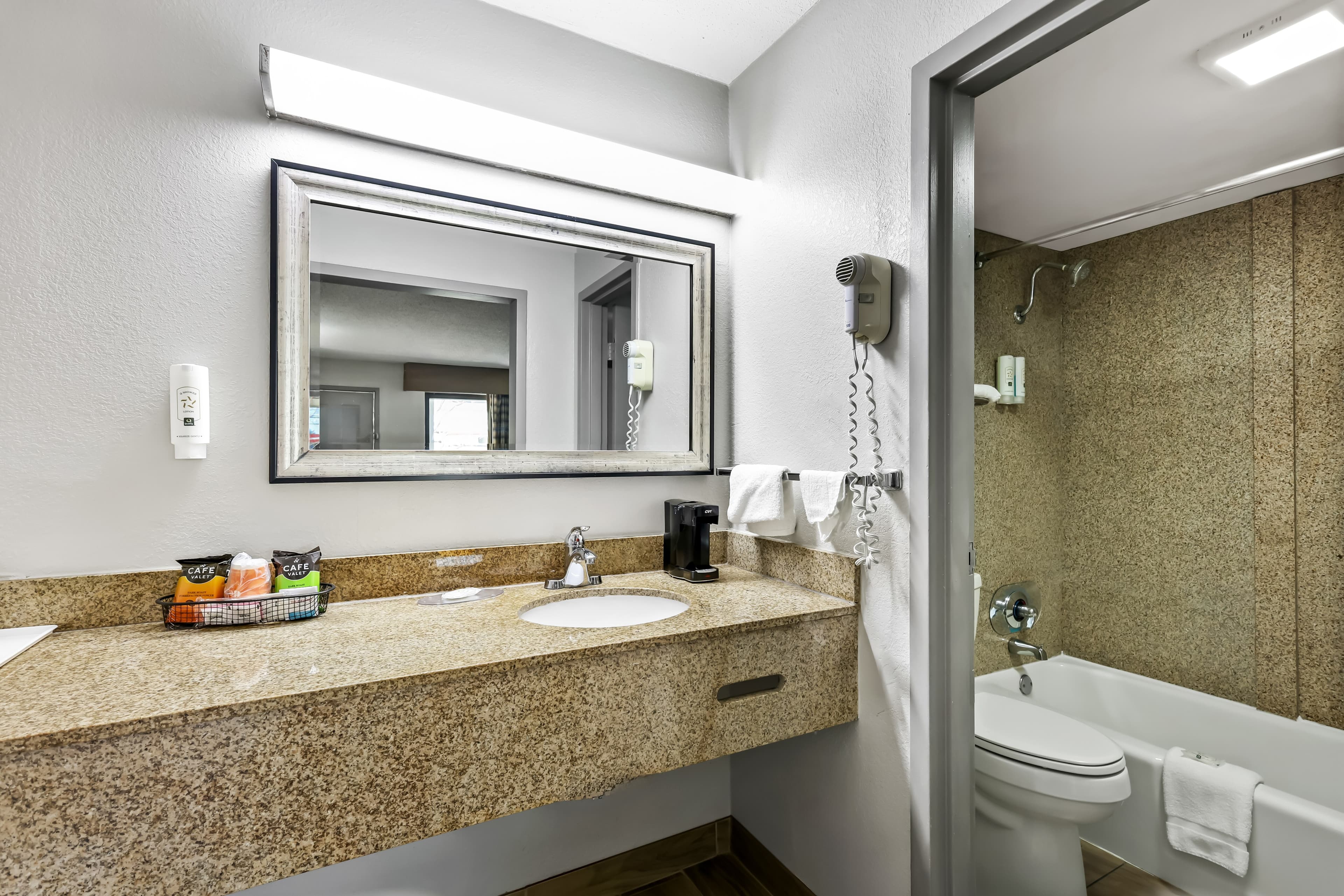 Quality Inn Bowling Green South — 23