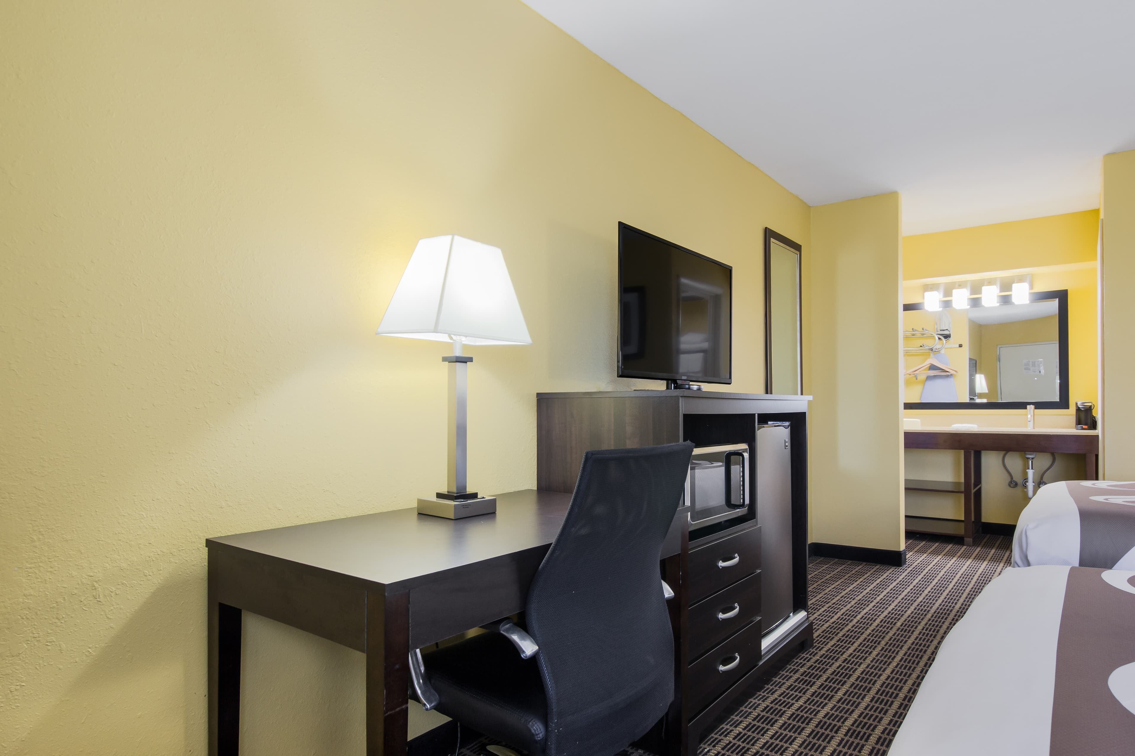 Quality Inn London North — 10