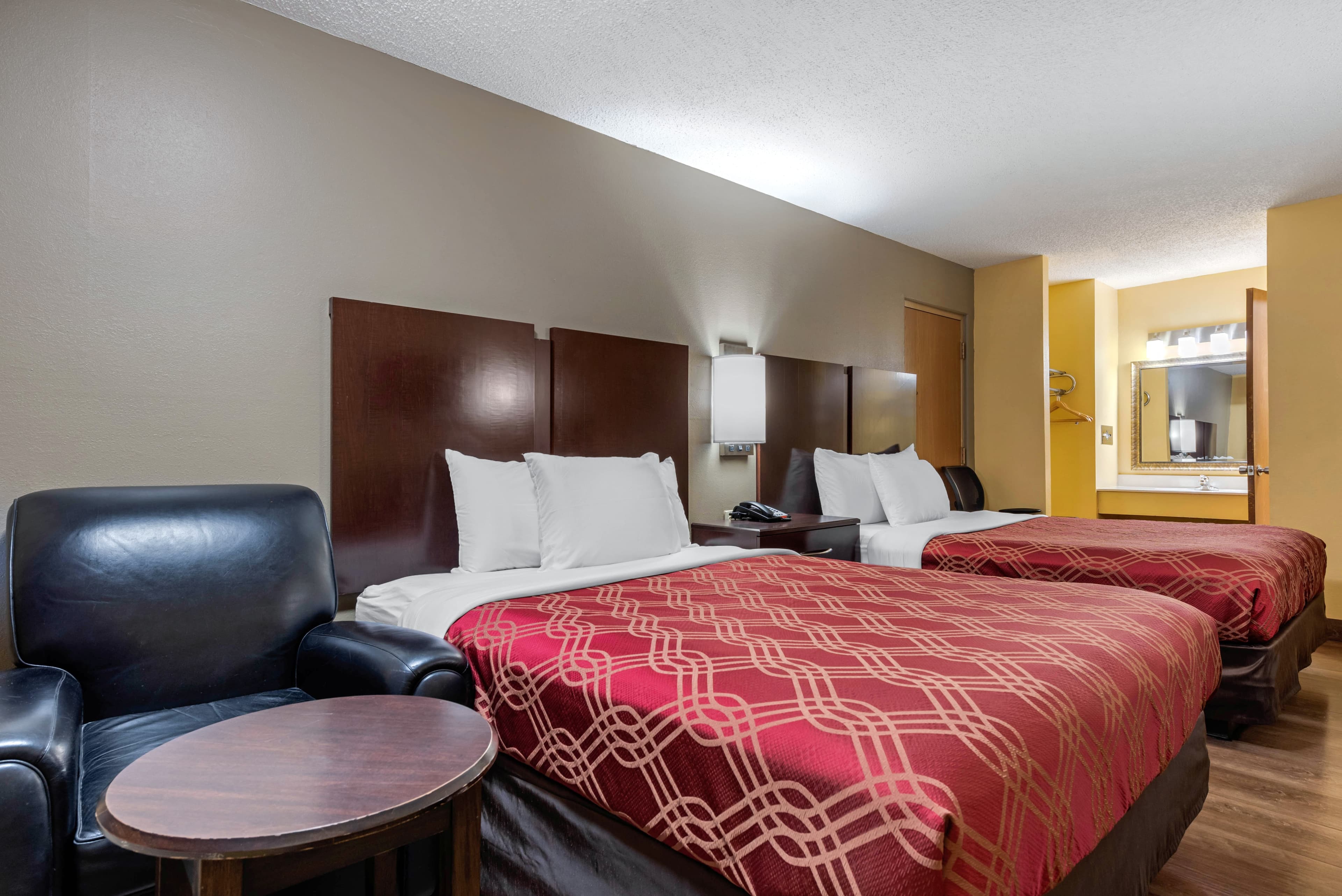 Econo Lodge Lexington Southeast — 20