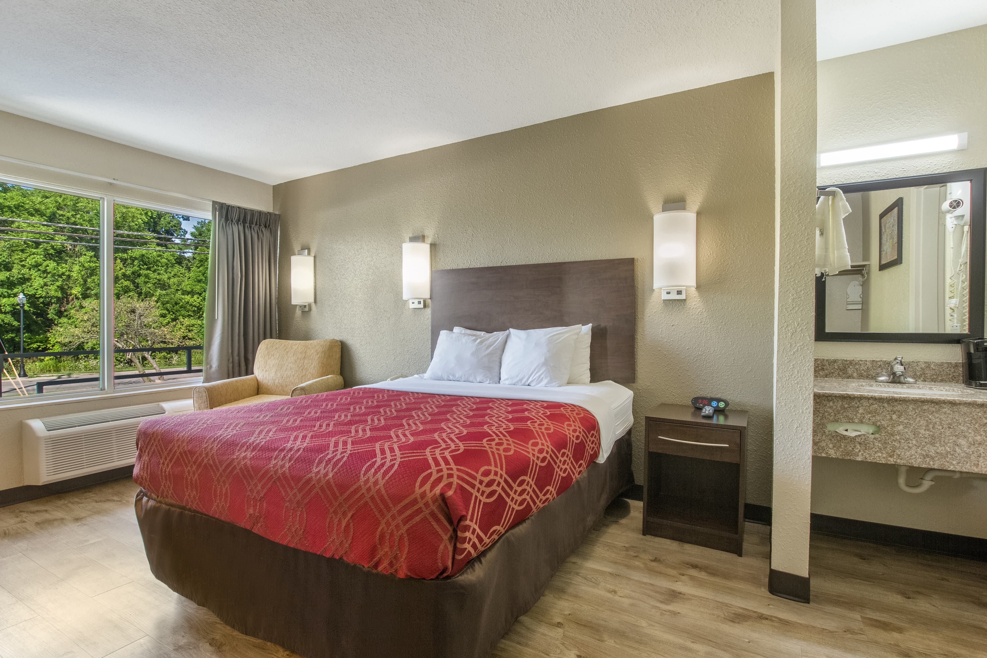 Econo Lodge Fort Knox — 11