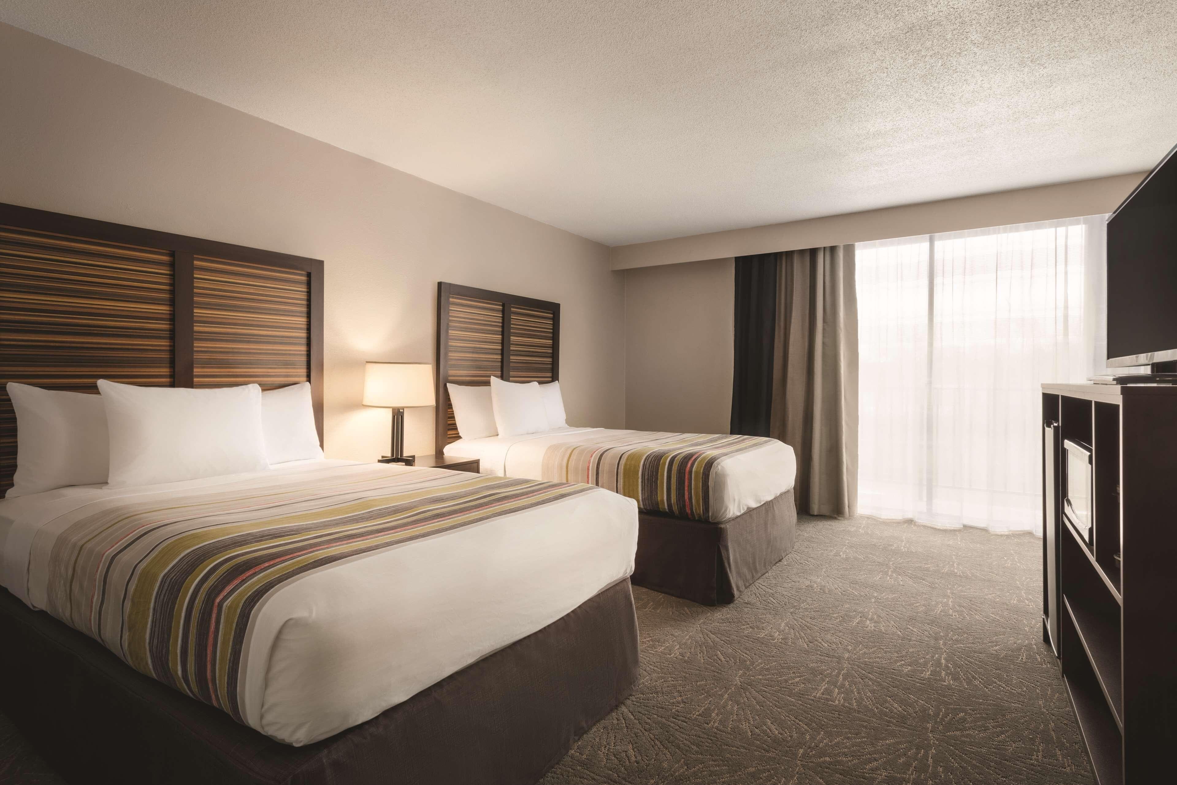 Country Inn & Suites by Radisson, Erlanger - Cincinnati South - Image 2