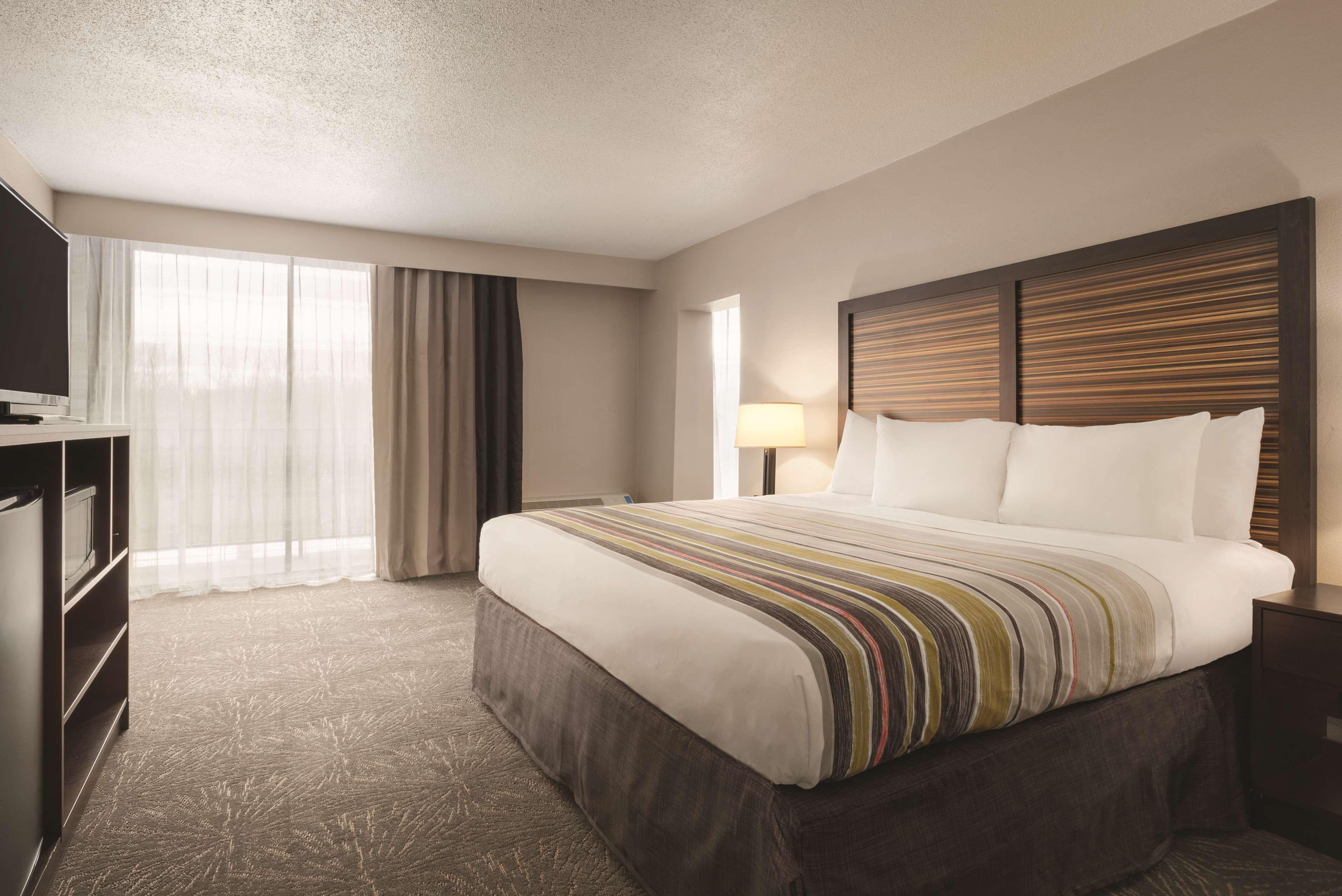 Country Inn & Suites by Radisson, Erlanger - Cincinnati South - Image 3