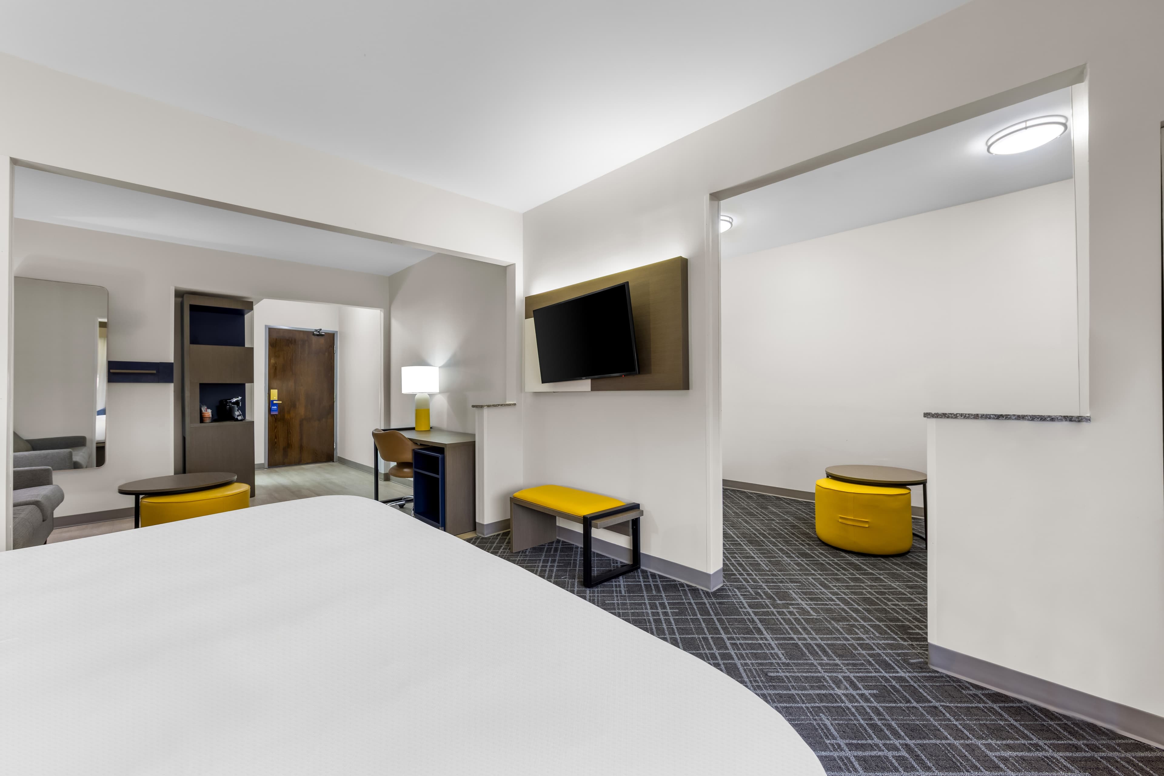 Comfort Suites London South - Image 5