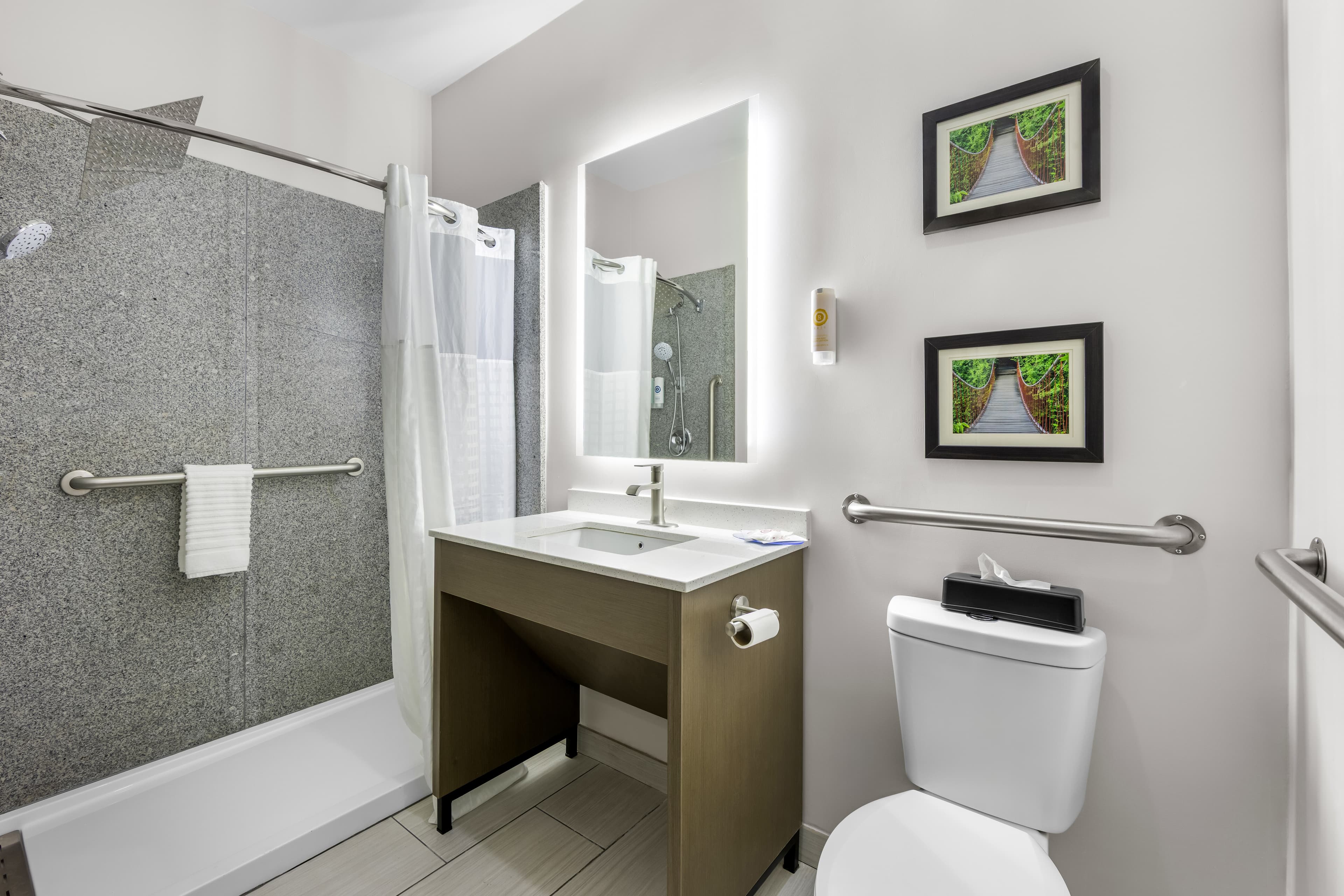 Comfort Suites London South — 10