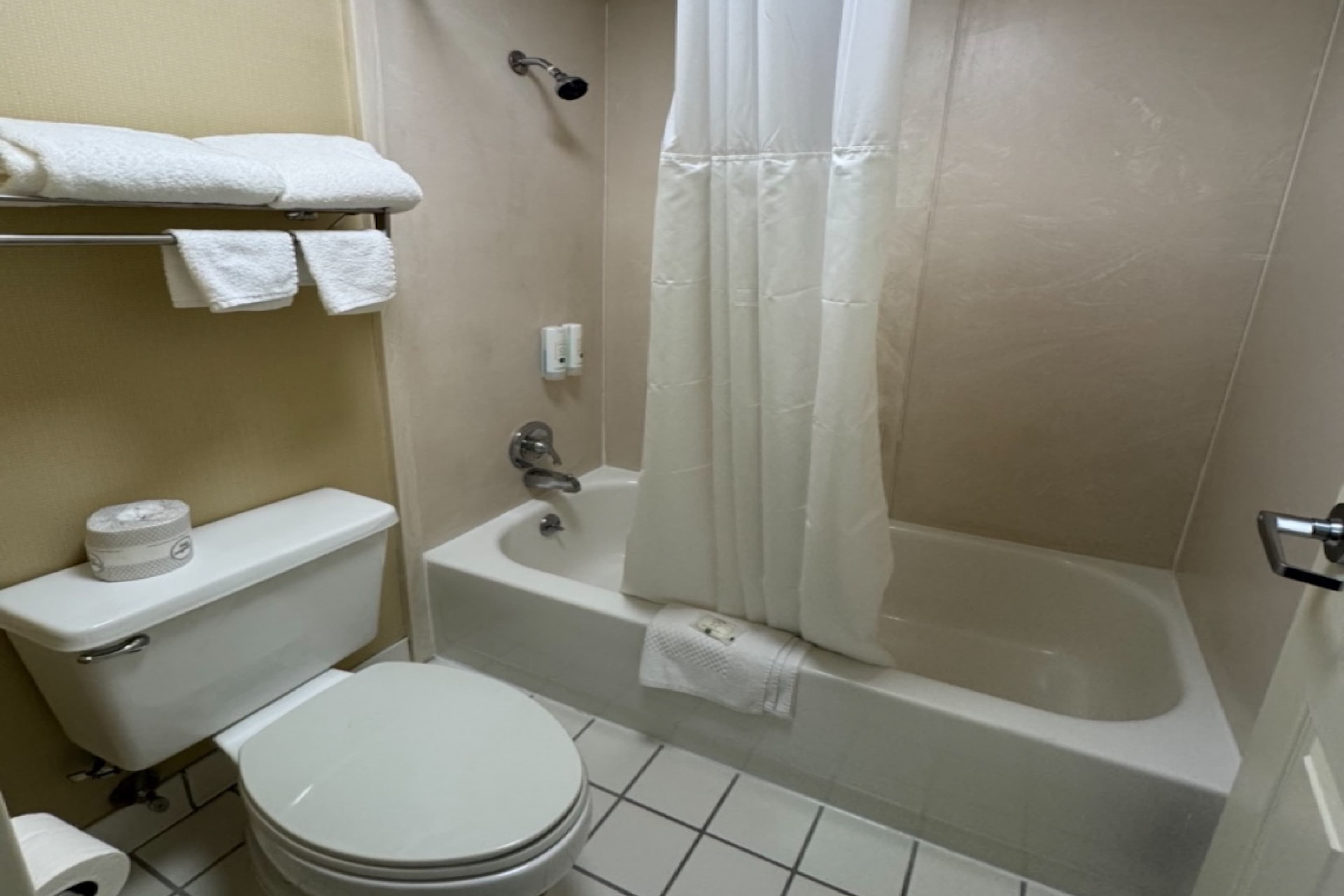 Quality Inn Franklin South - Image 4