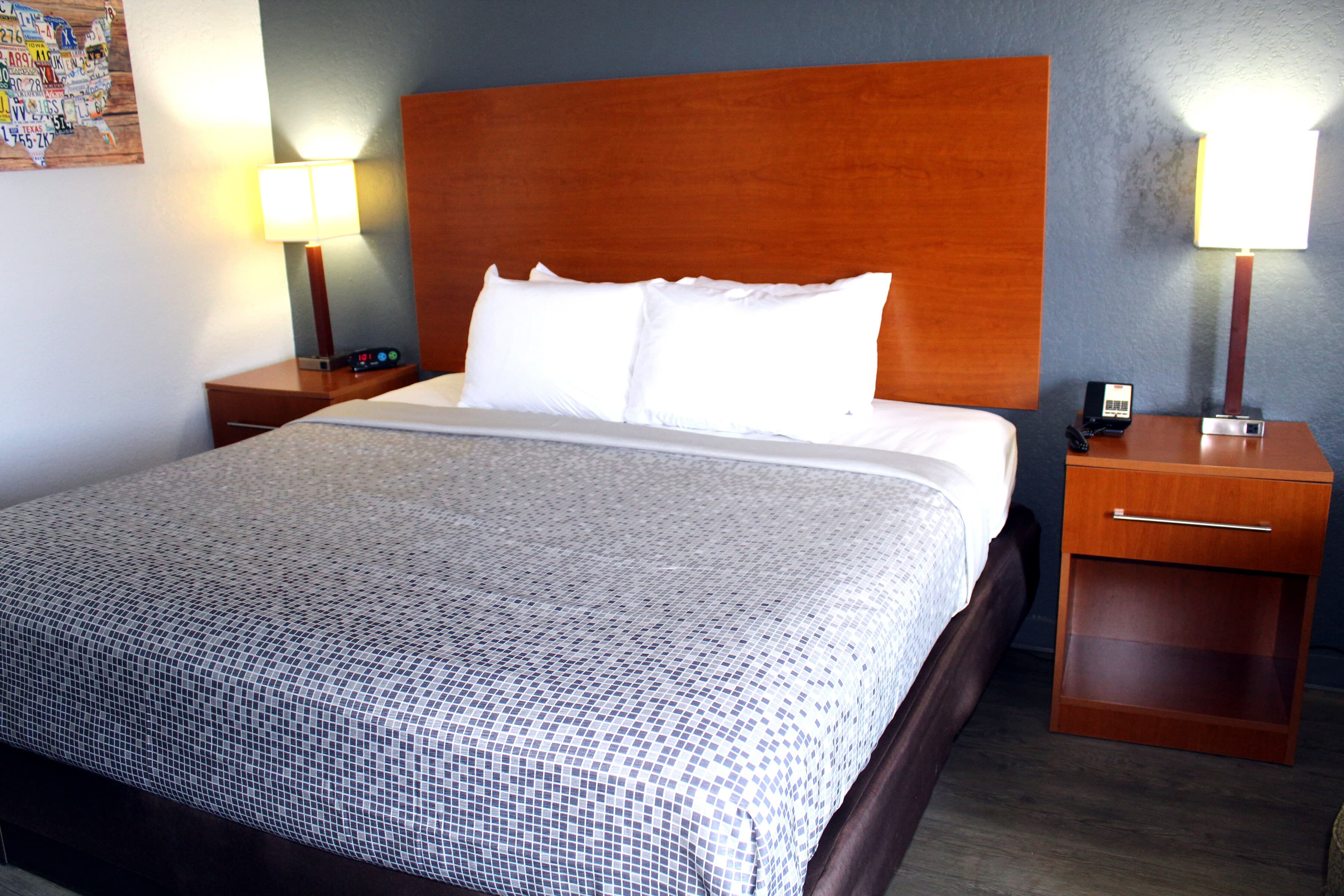 Econo Lodge Franklin South - Image 2