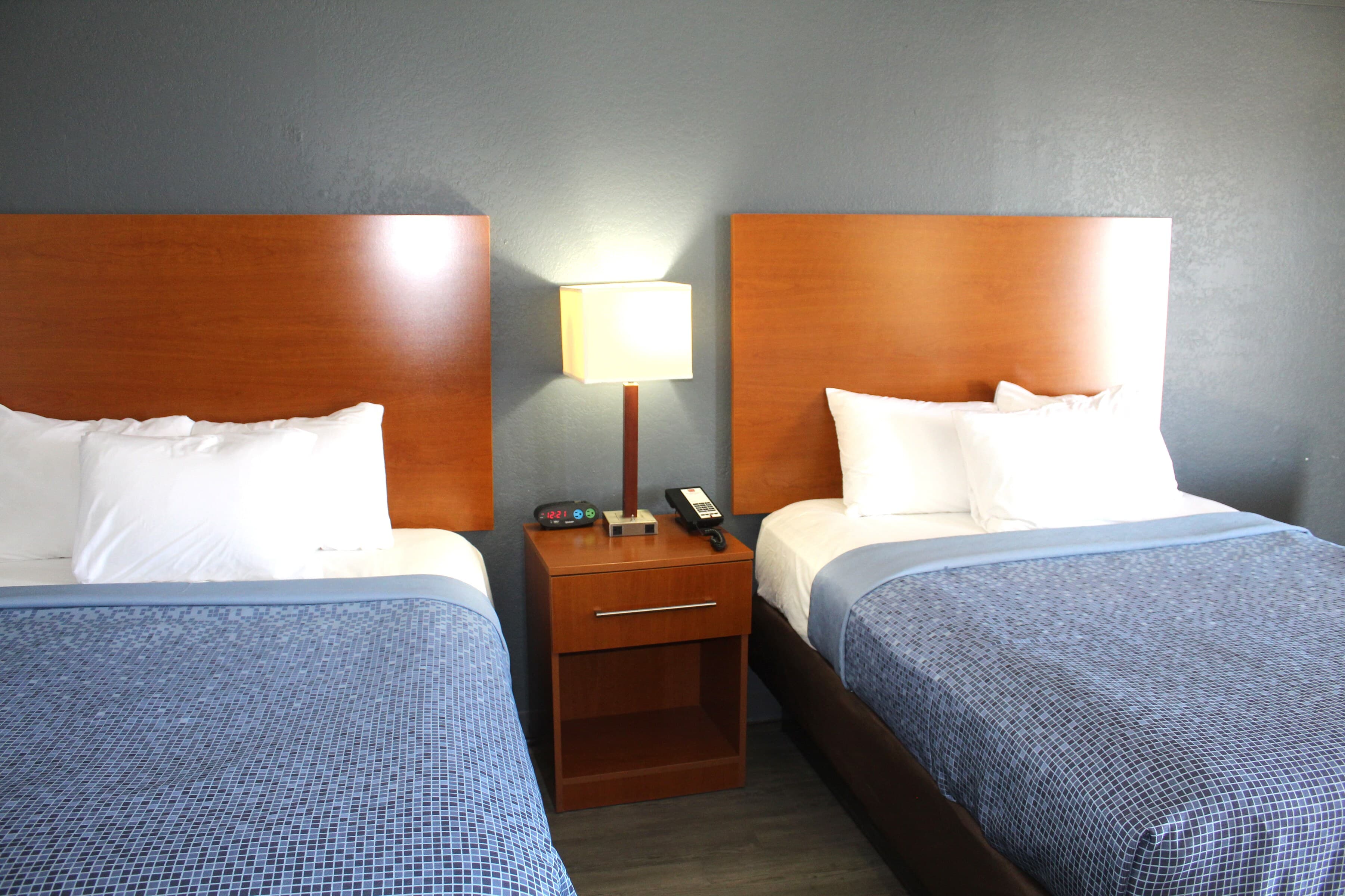 Econo Lodge Franklin South — 18