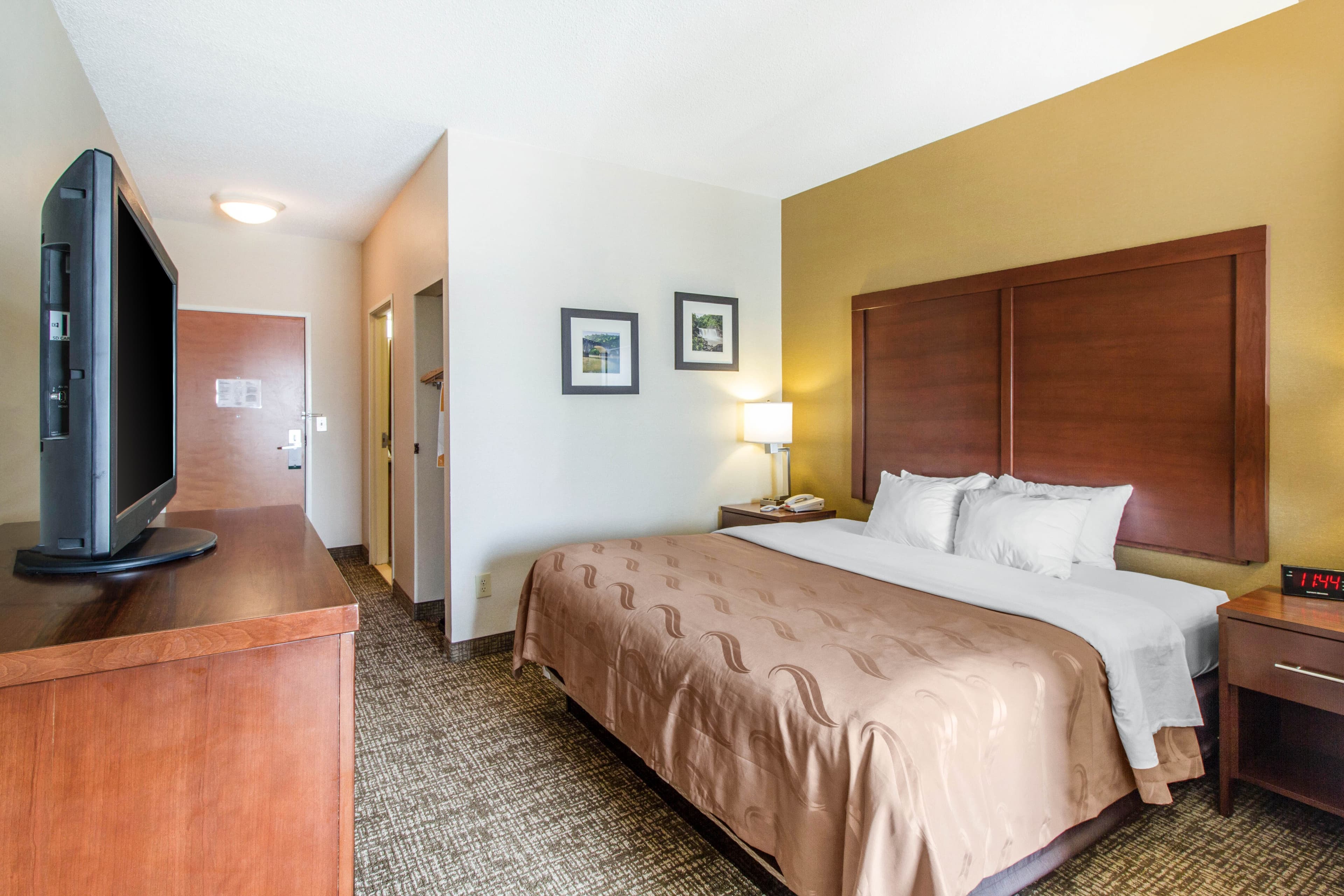 Quality Suites Corbin North - Image 3
