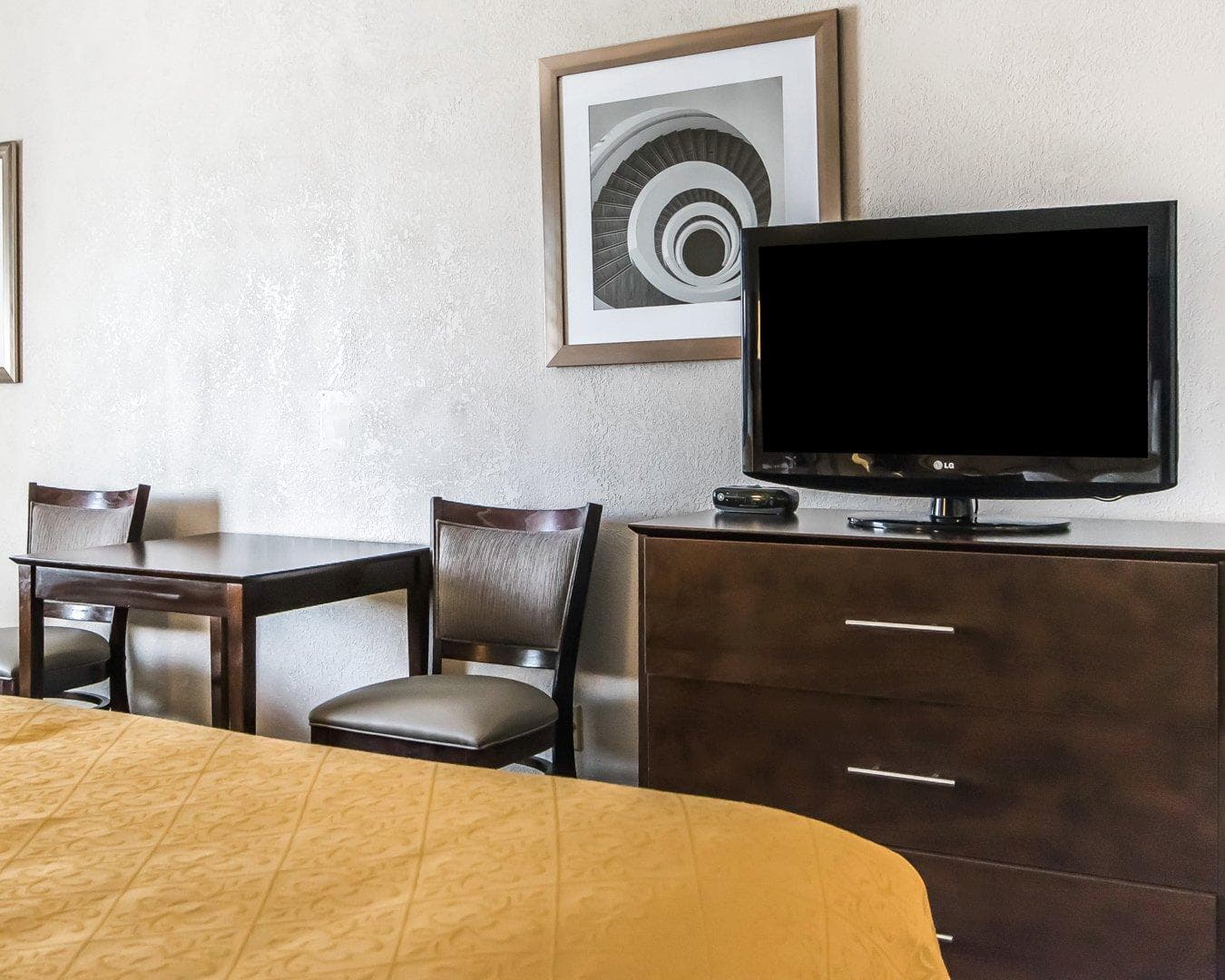 Quality Inn & Suites University/Airport - Image 3