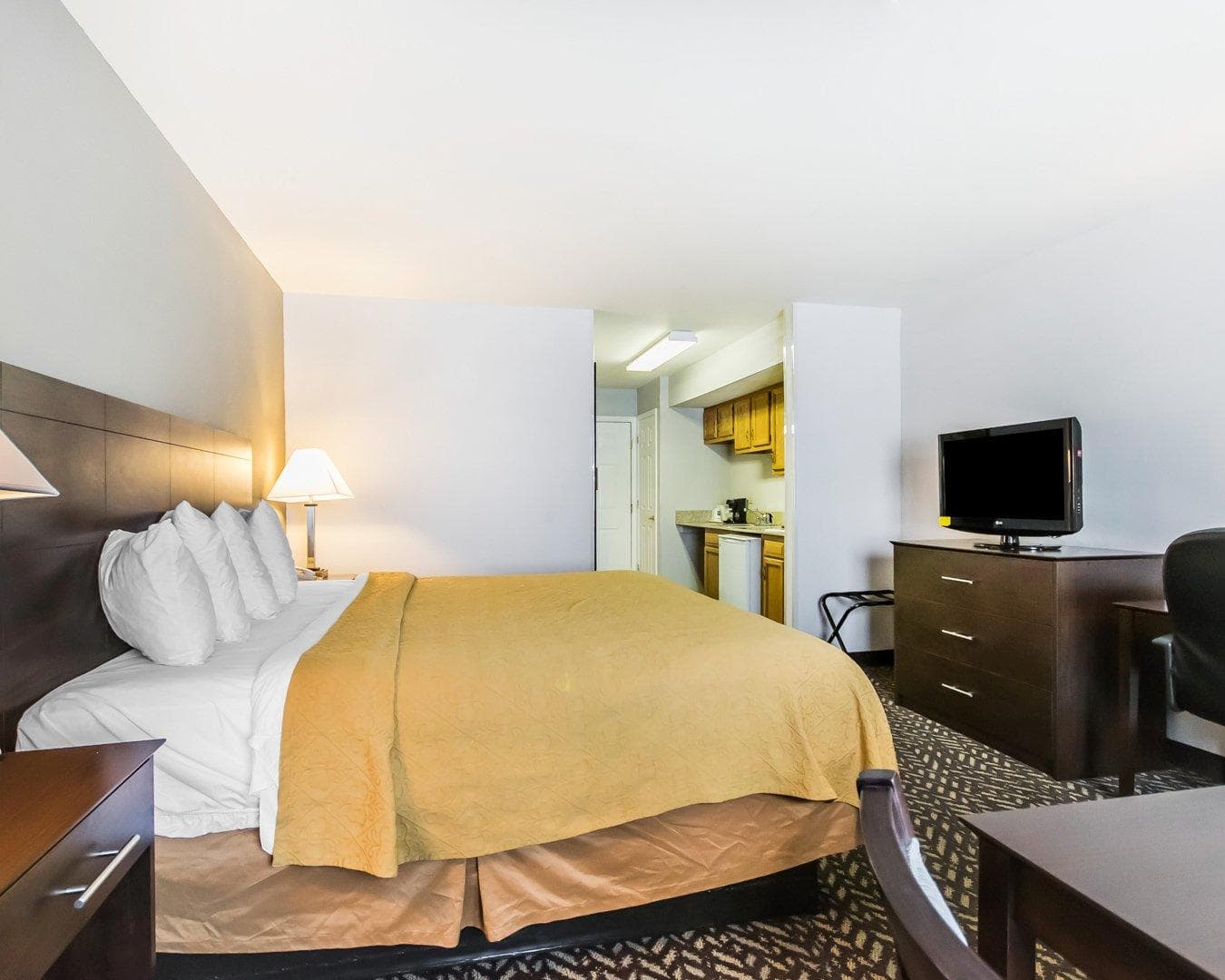 Quality Inn & Suites University/Airport — 8