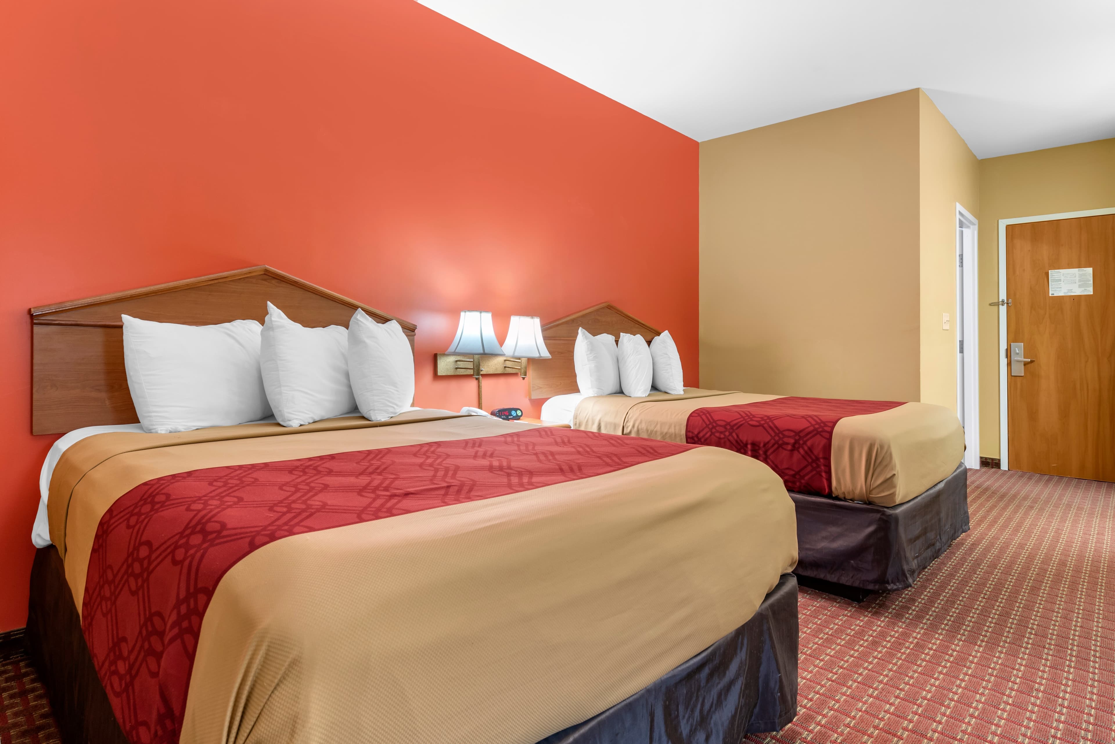Econo Lodge Louisville Airport - Image 4