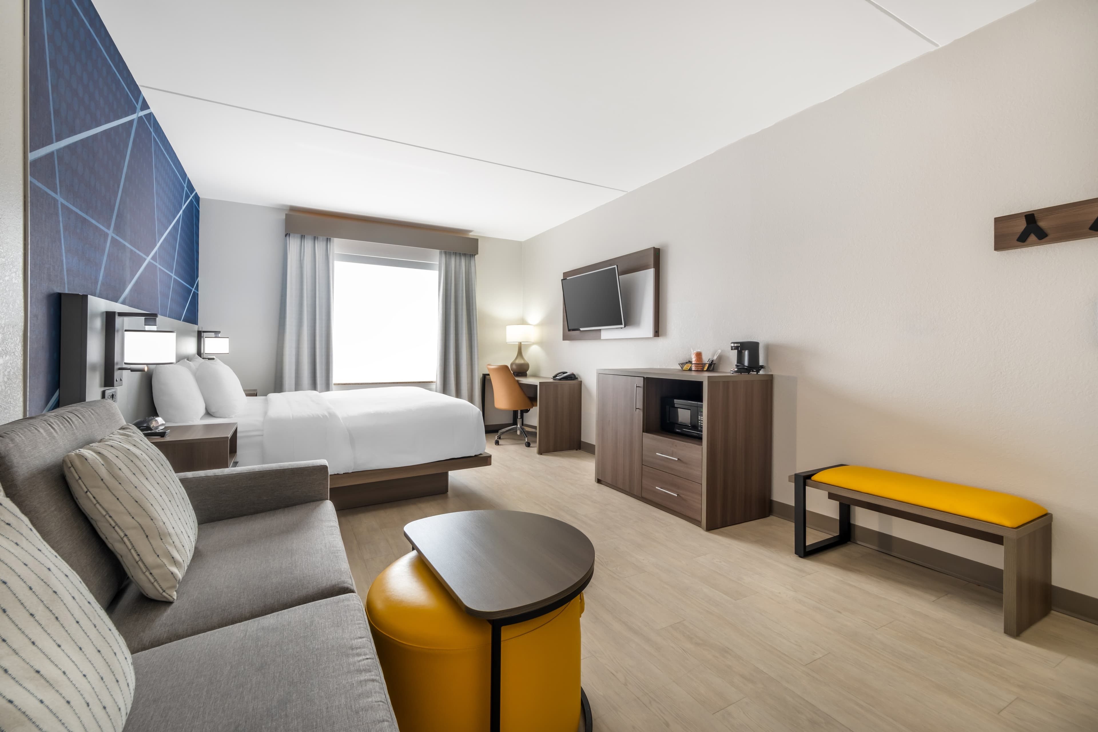 Comfort Suites Louisville Airport - Image 3