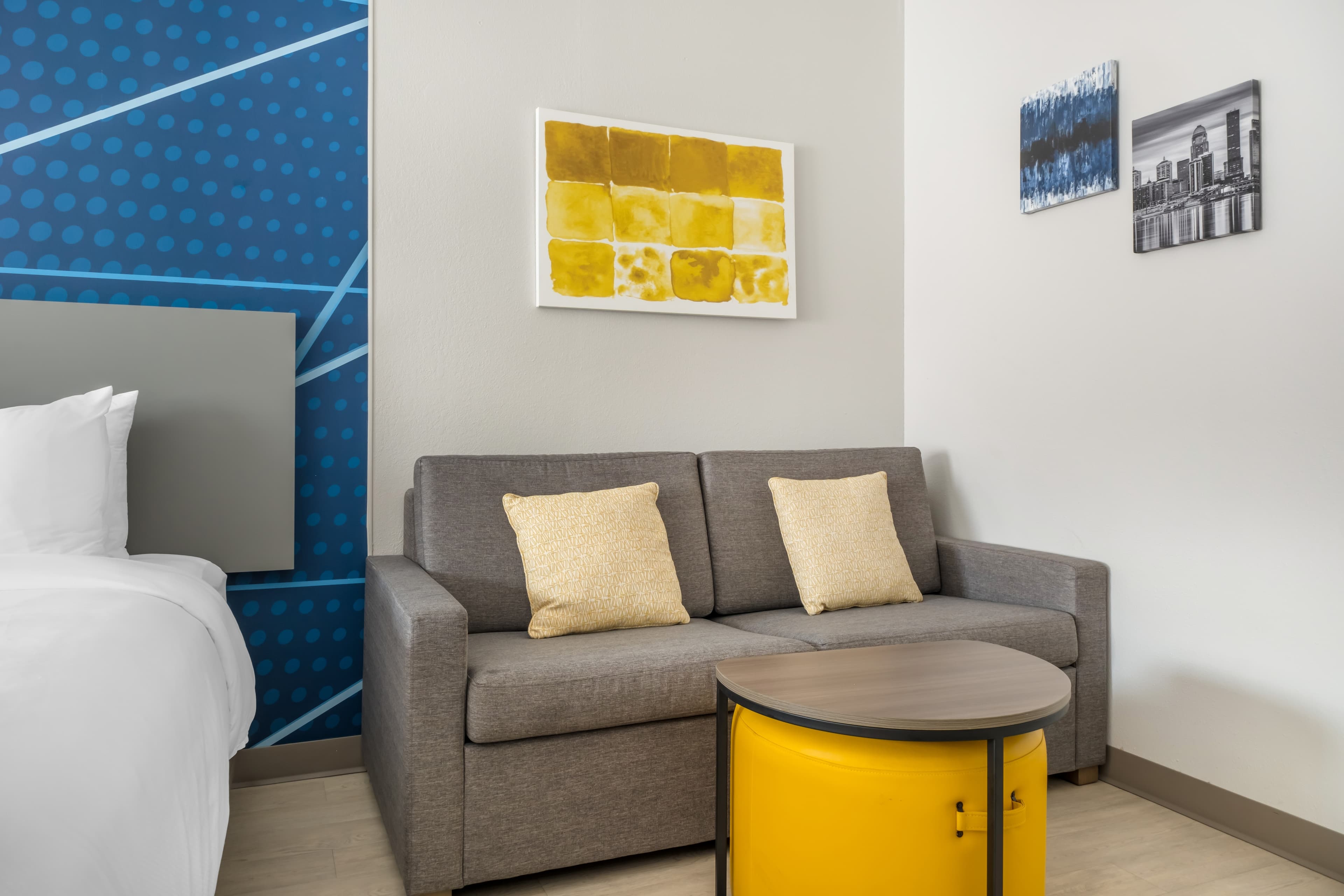 Comfort Suites Louisville Airport — 8