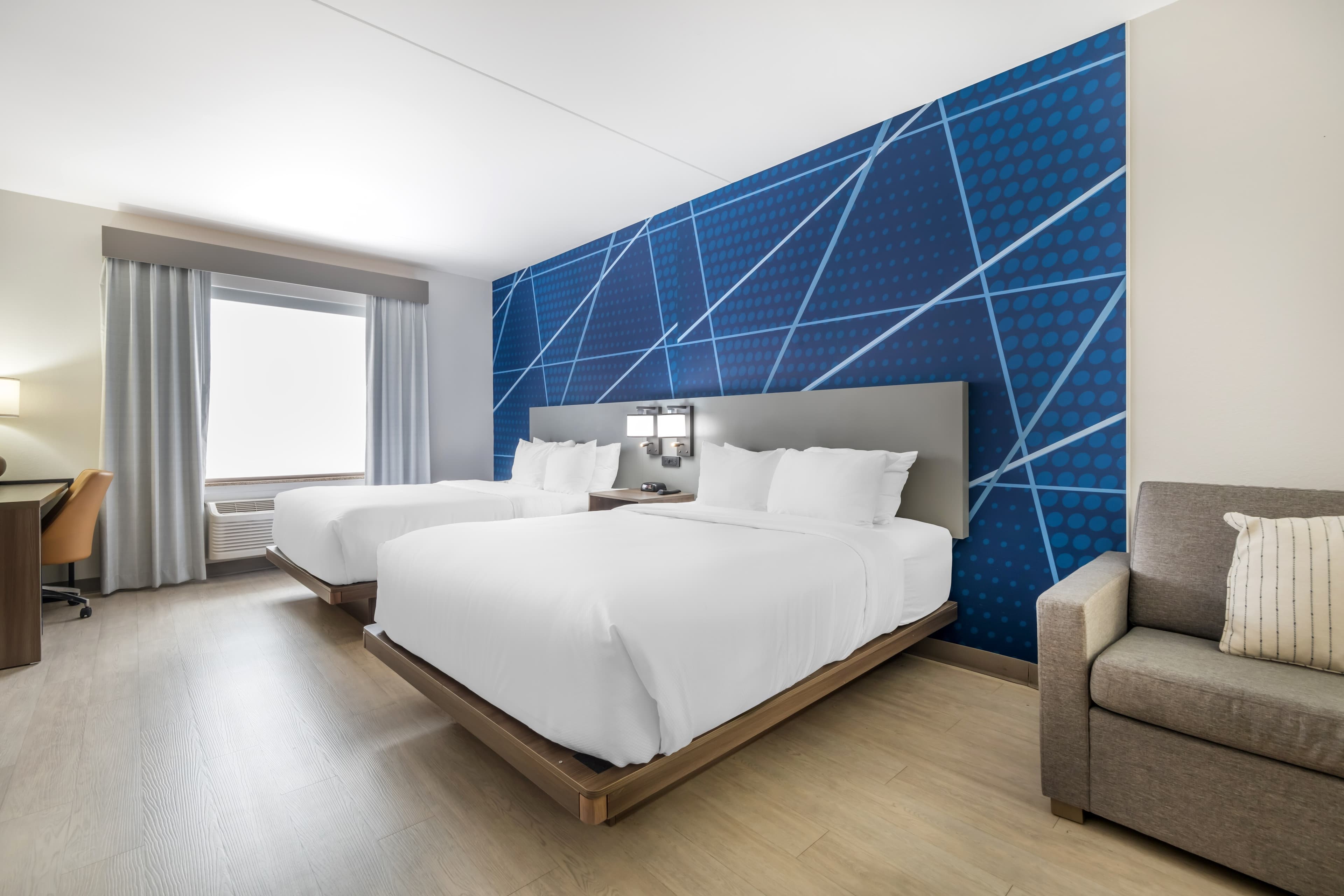 Comfort Suites Louisville Airport — 18