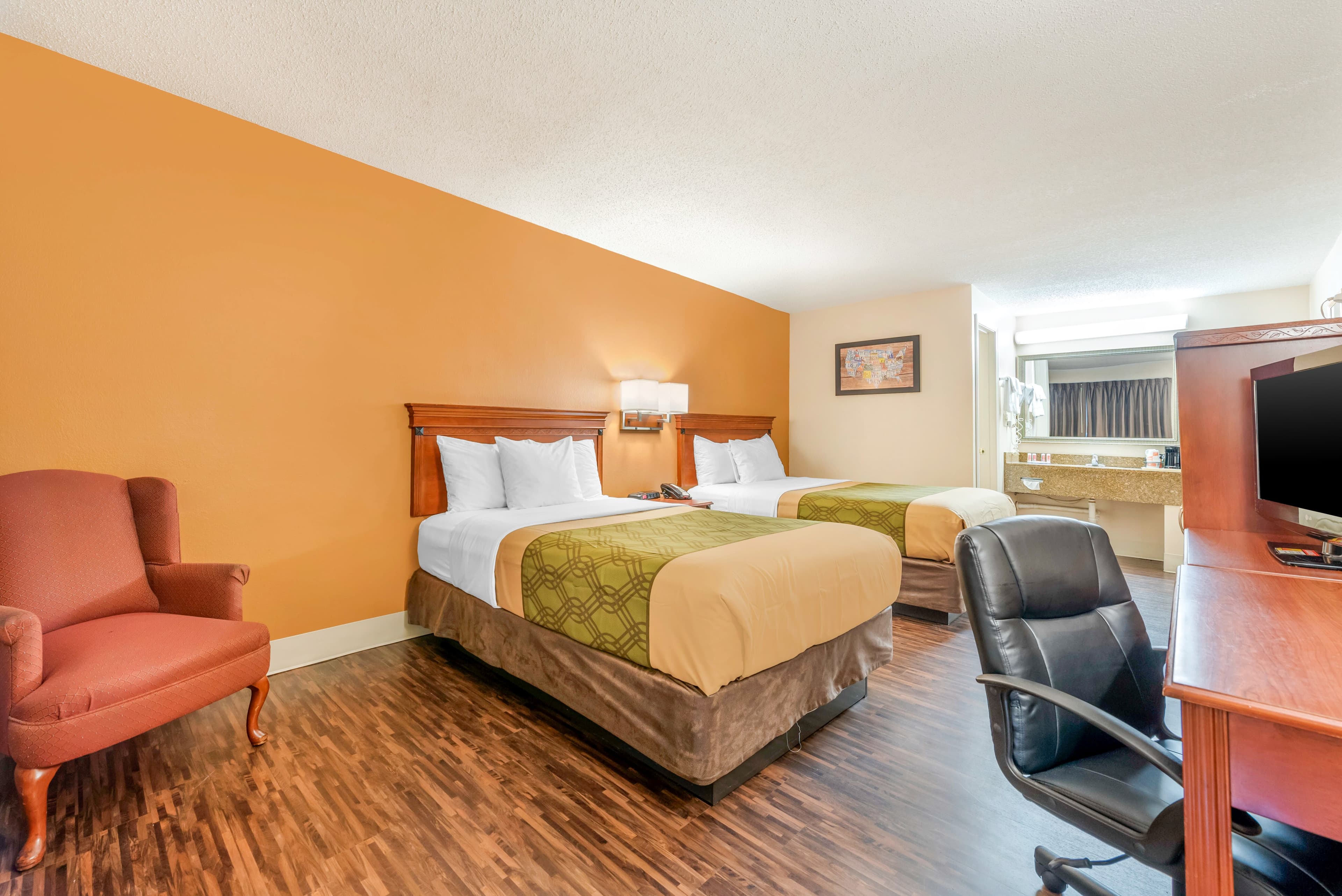 Econo Lodge Louisville Downtown - Image 5