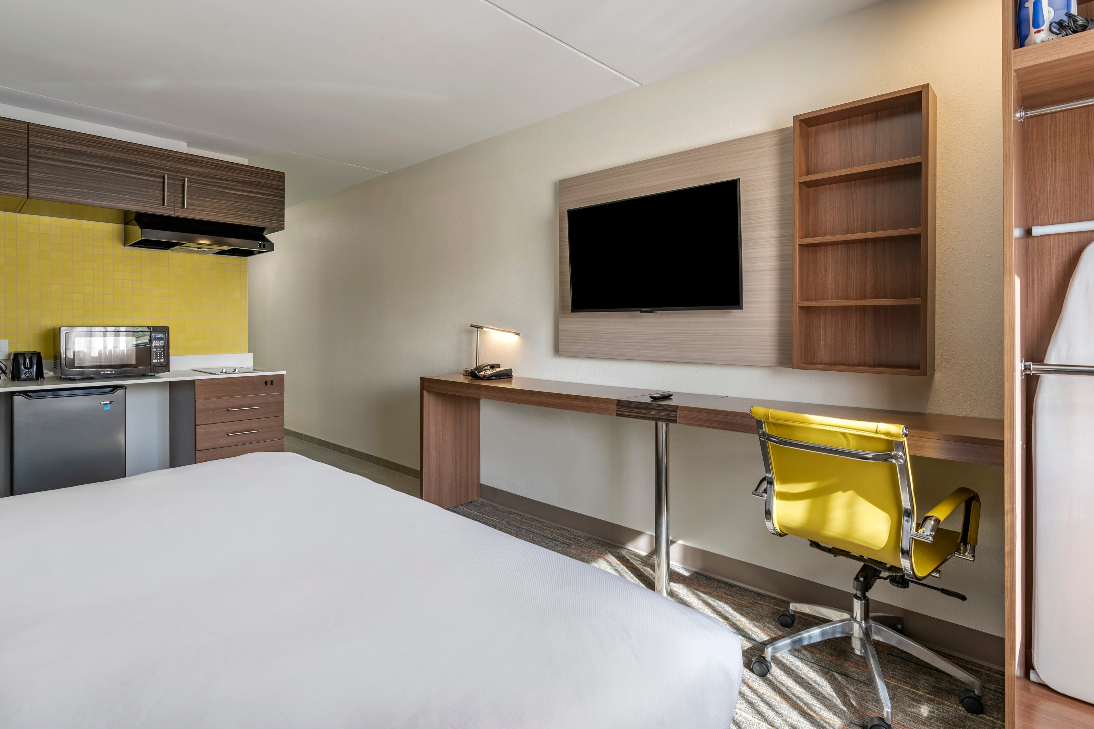 MainStay Suites Lexington I-75 — 11