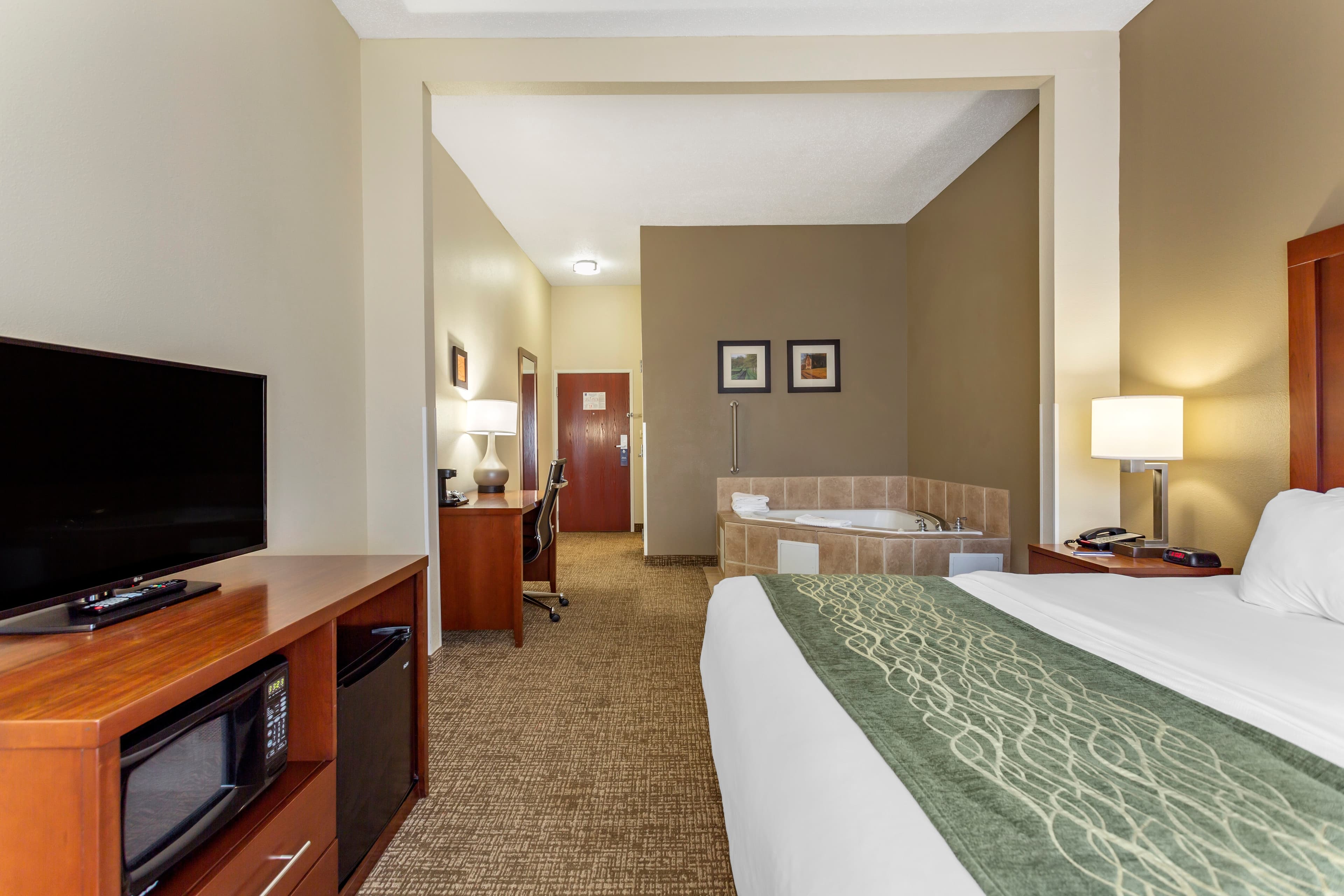 Comfort Inn & Suites Cave City — 9