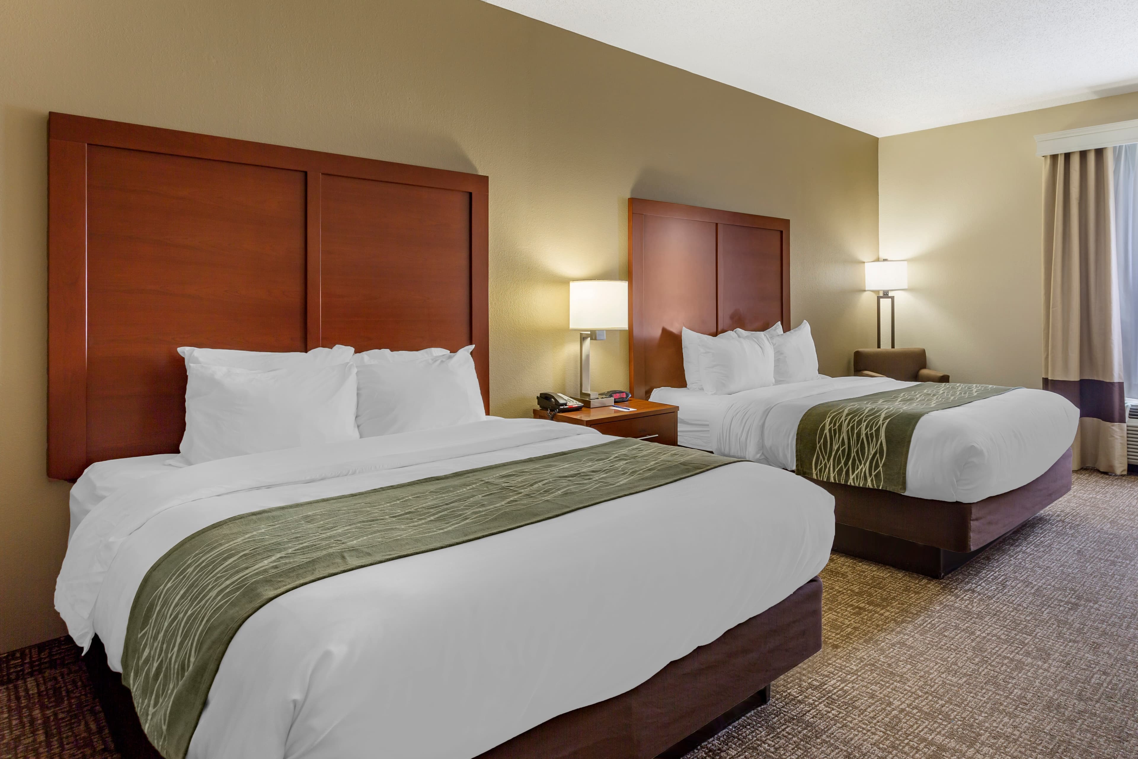 Comfort Inn & Suites Cave City — 10
