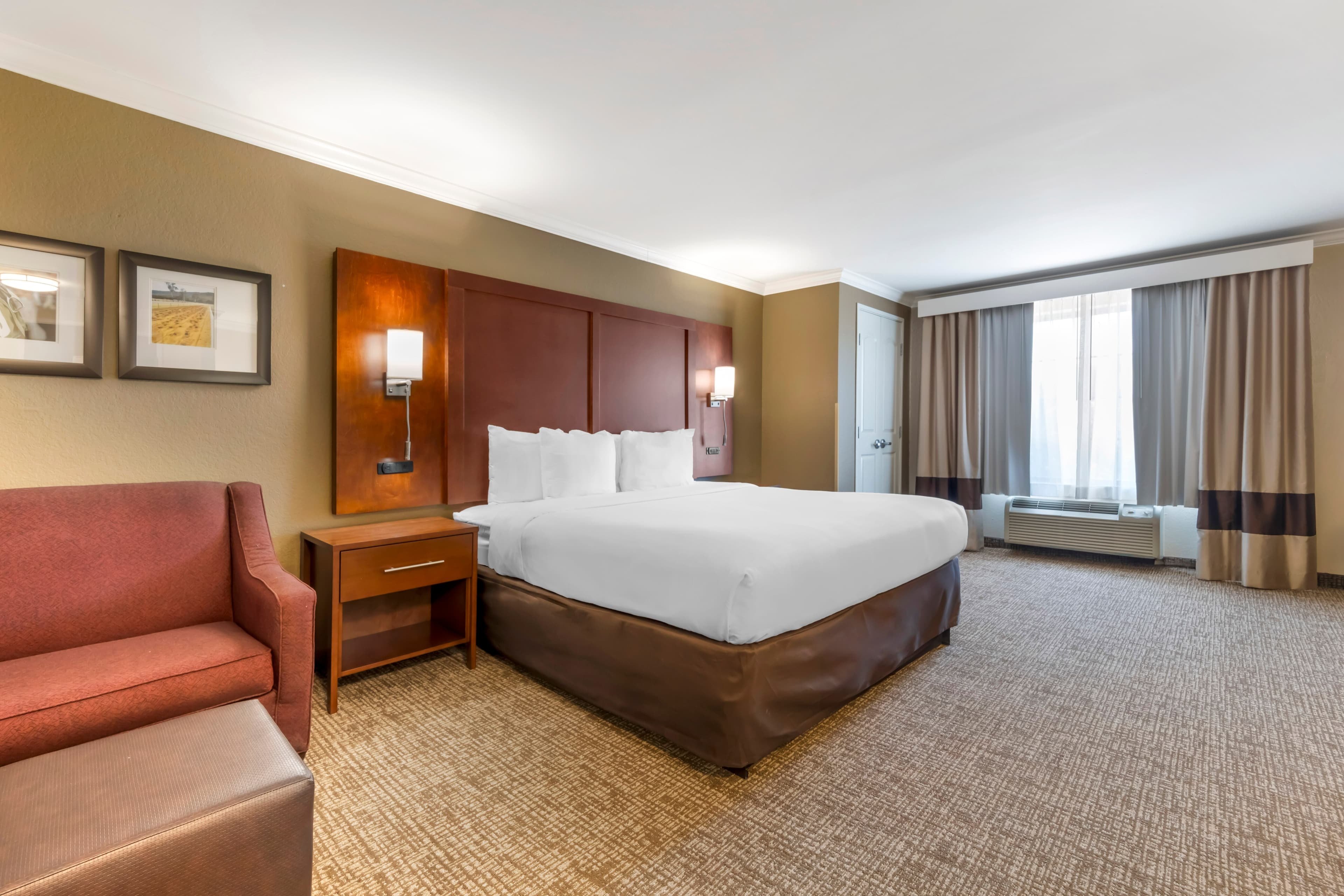 Comfort Suites Elizabethtown — 11